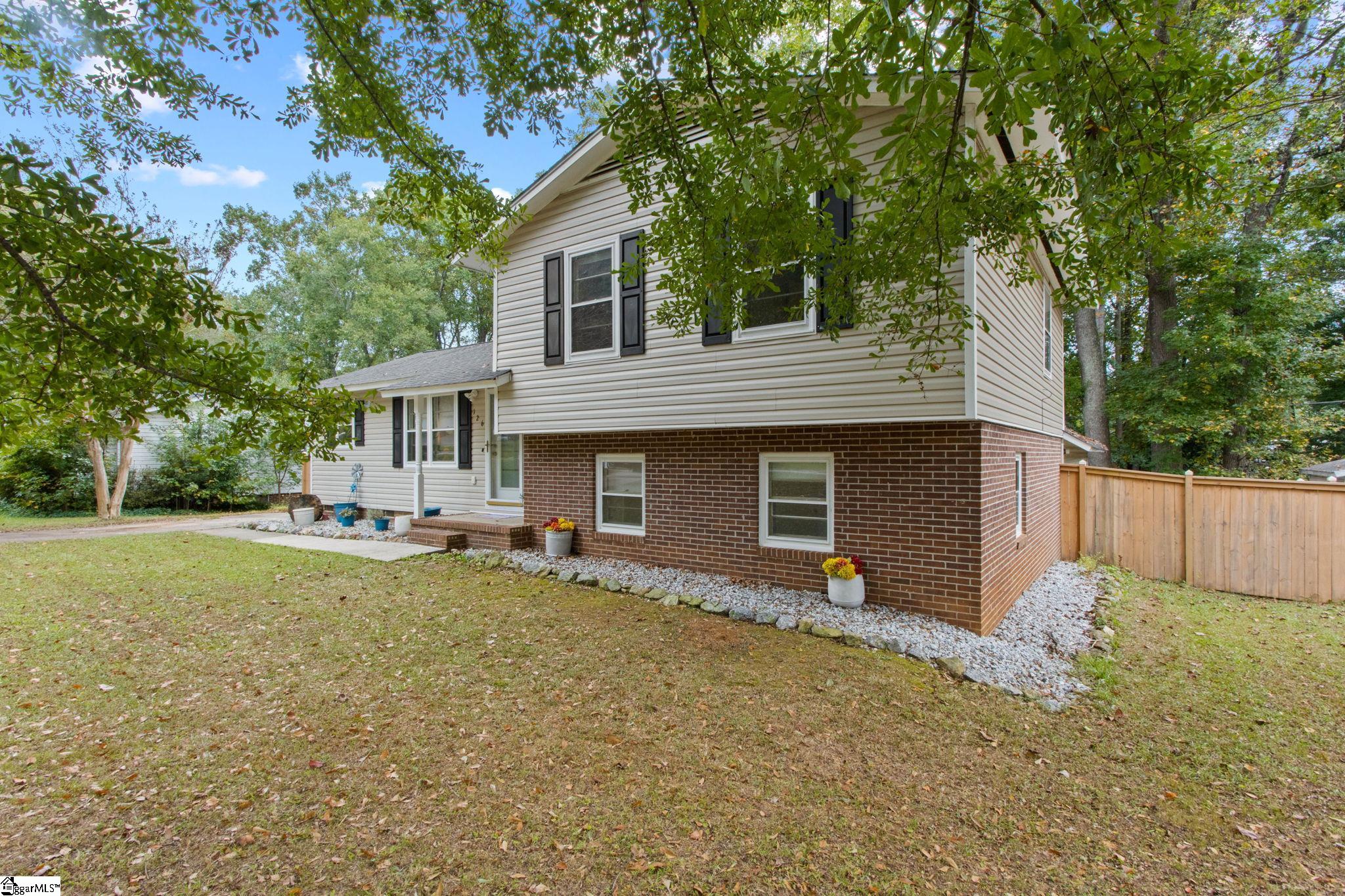 126 Ashdown Drive Simpsonville, SC 29680