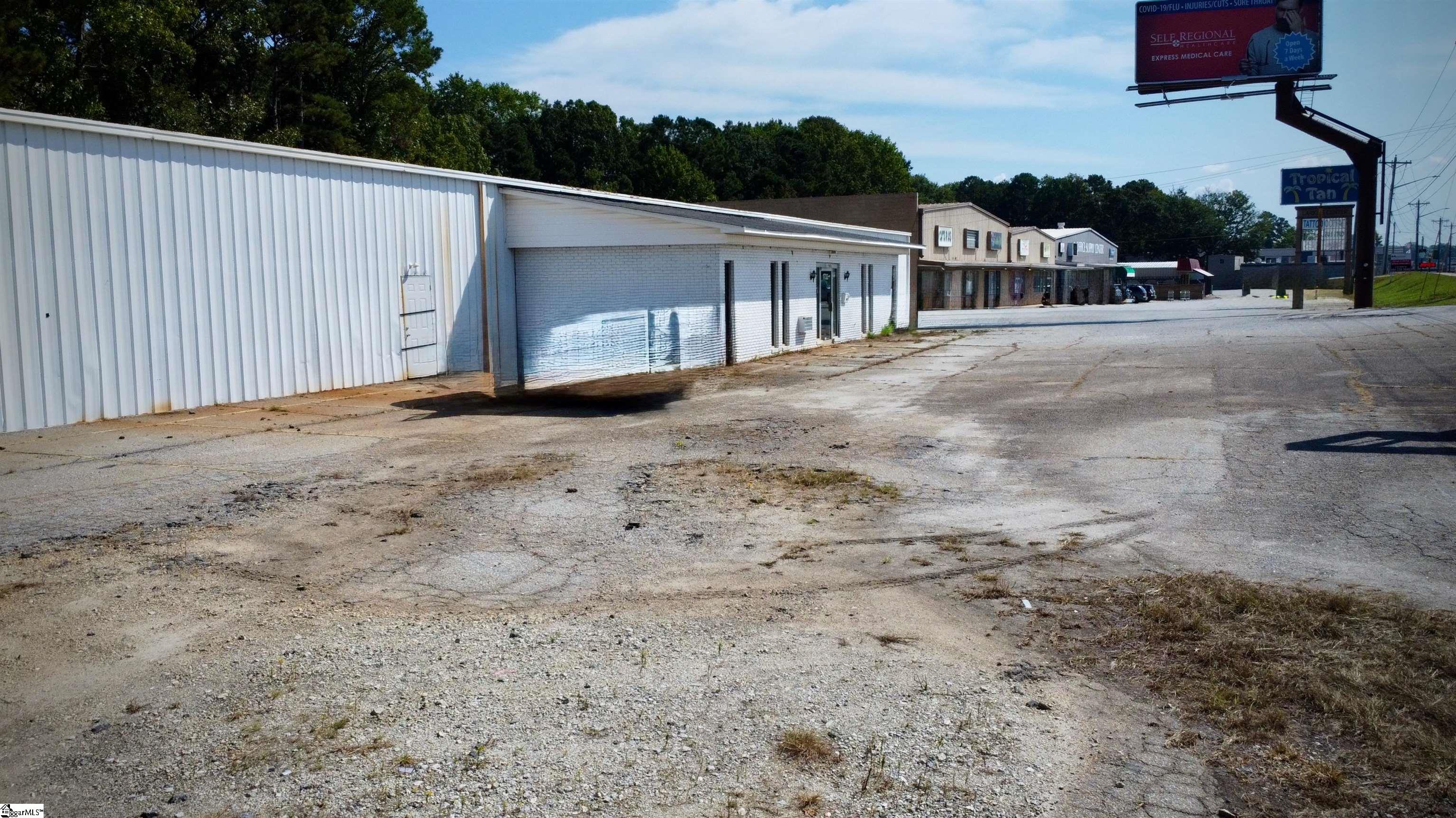 Homes for sale in Greenwood, SC | 1732 Hwy 72 Byp, Greenwood, SC 29649 | MLS# 1570781