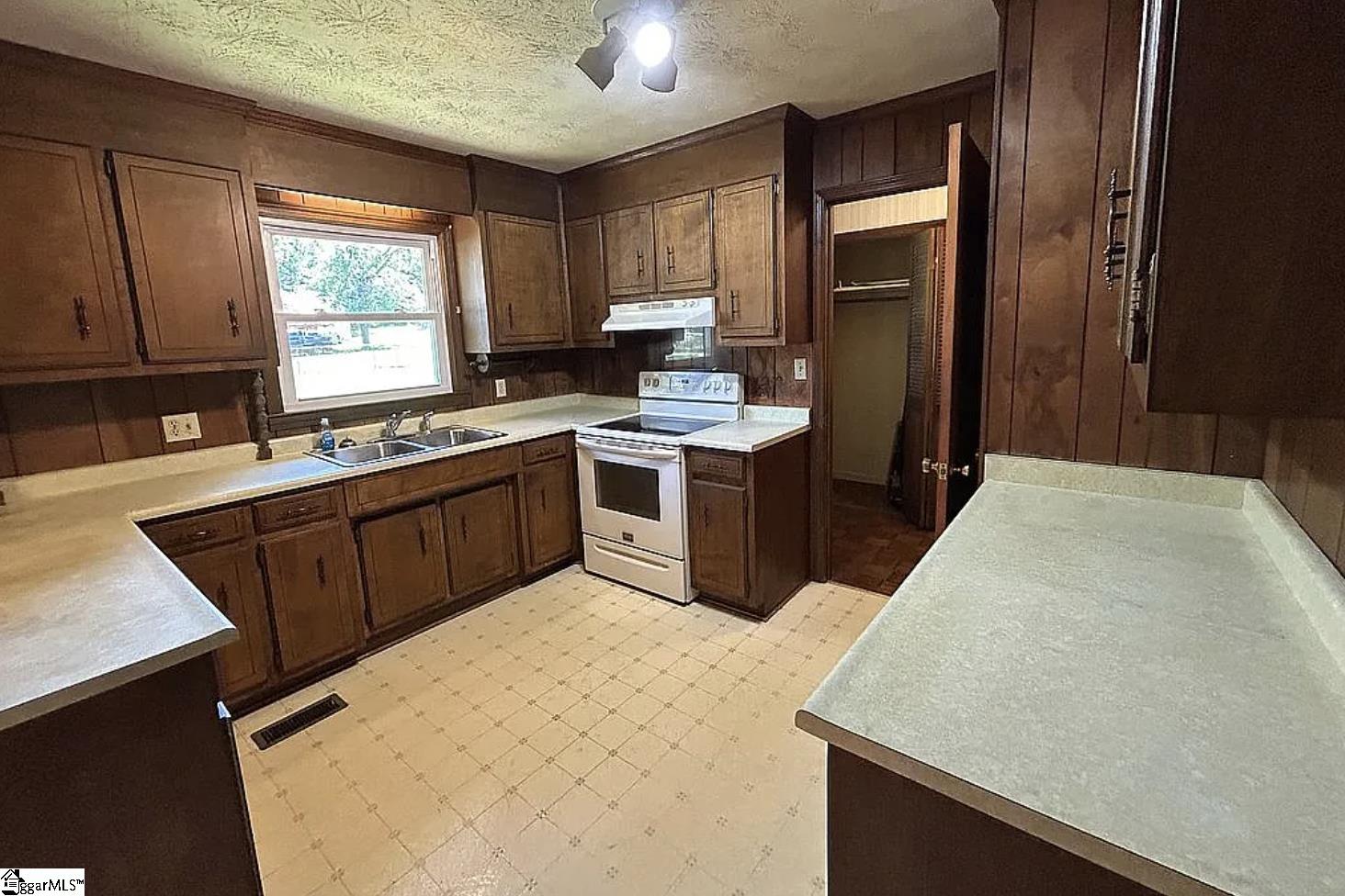 630 Old Anderson Road Greenville, SC 29611