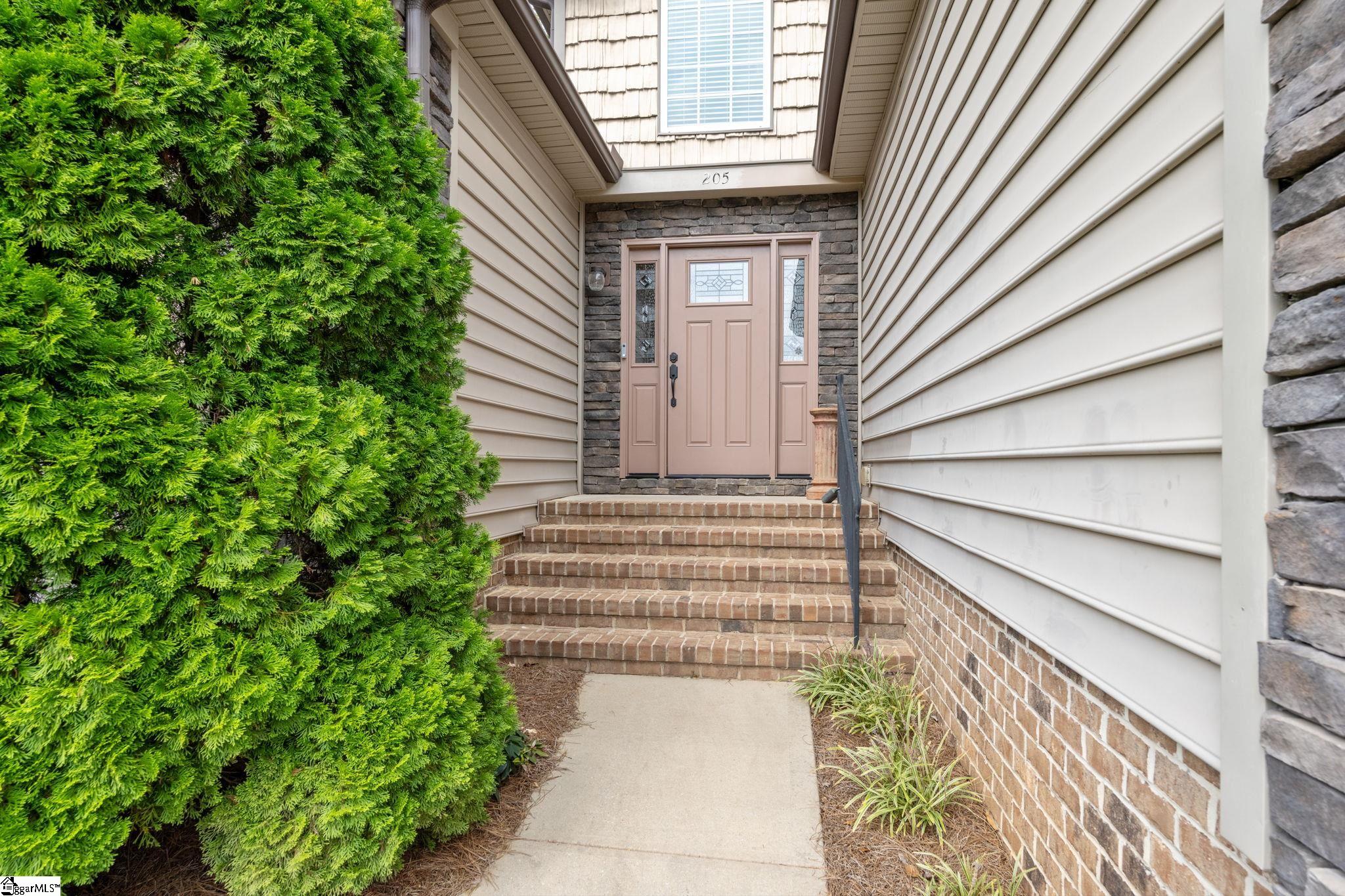 205 Bergen Lane Simpsonville, SC 29681