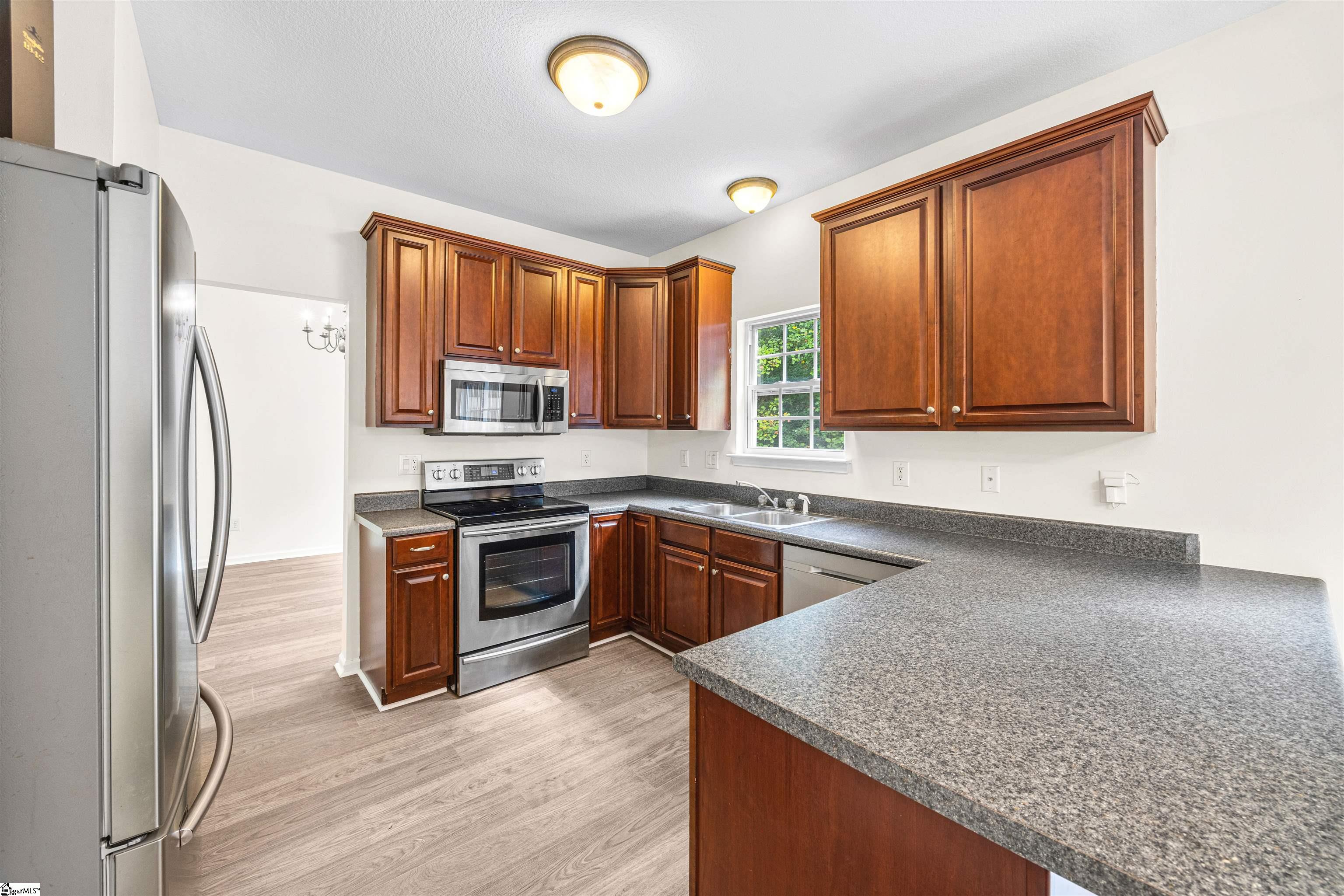 8 Gentian Court Taylors, SC 29687