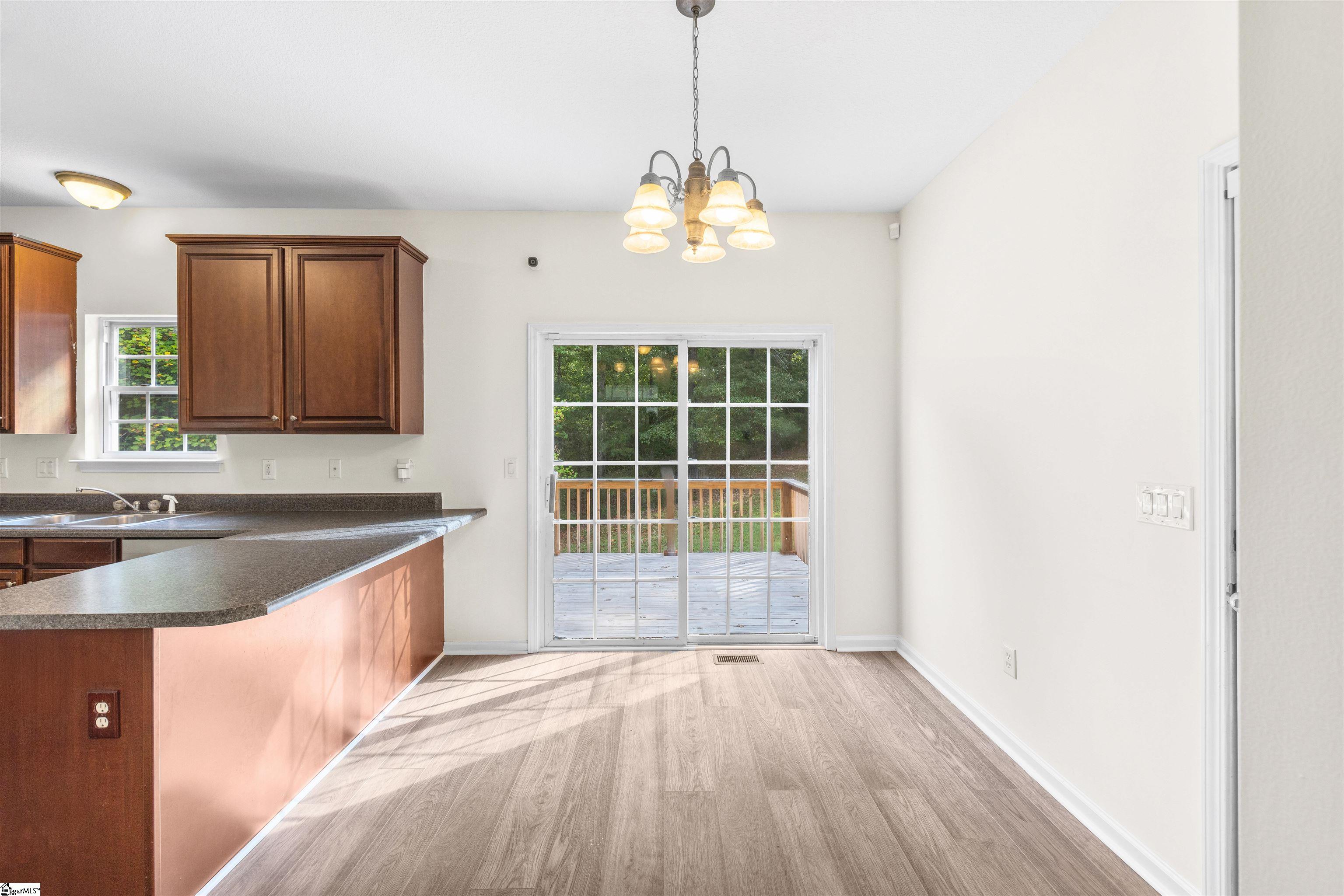 8 Gentian Court Taylors, SC 29687