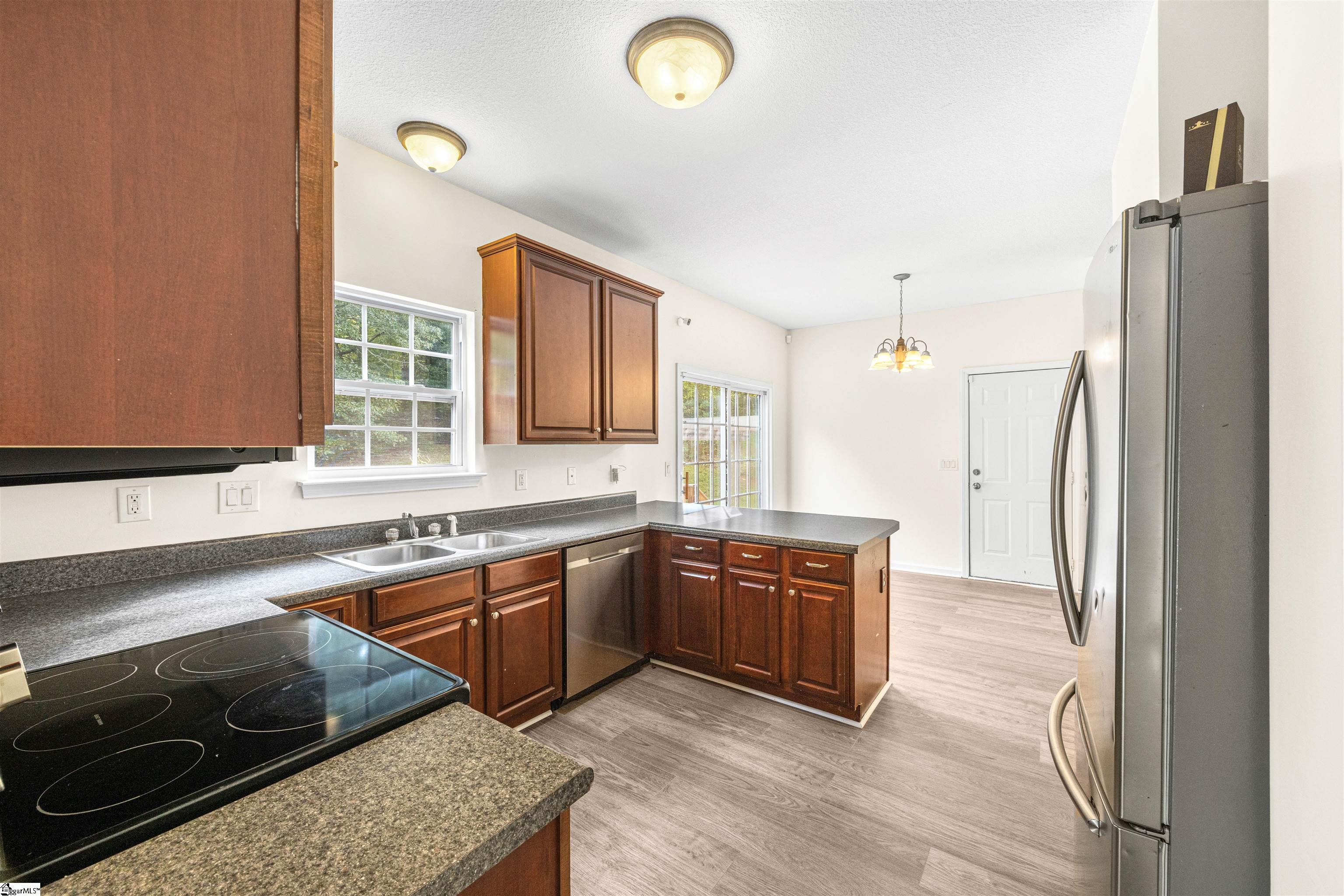 8 Gentian Court Taylors, SC 29687