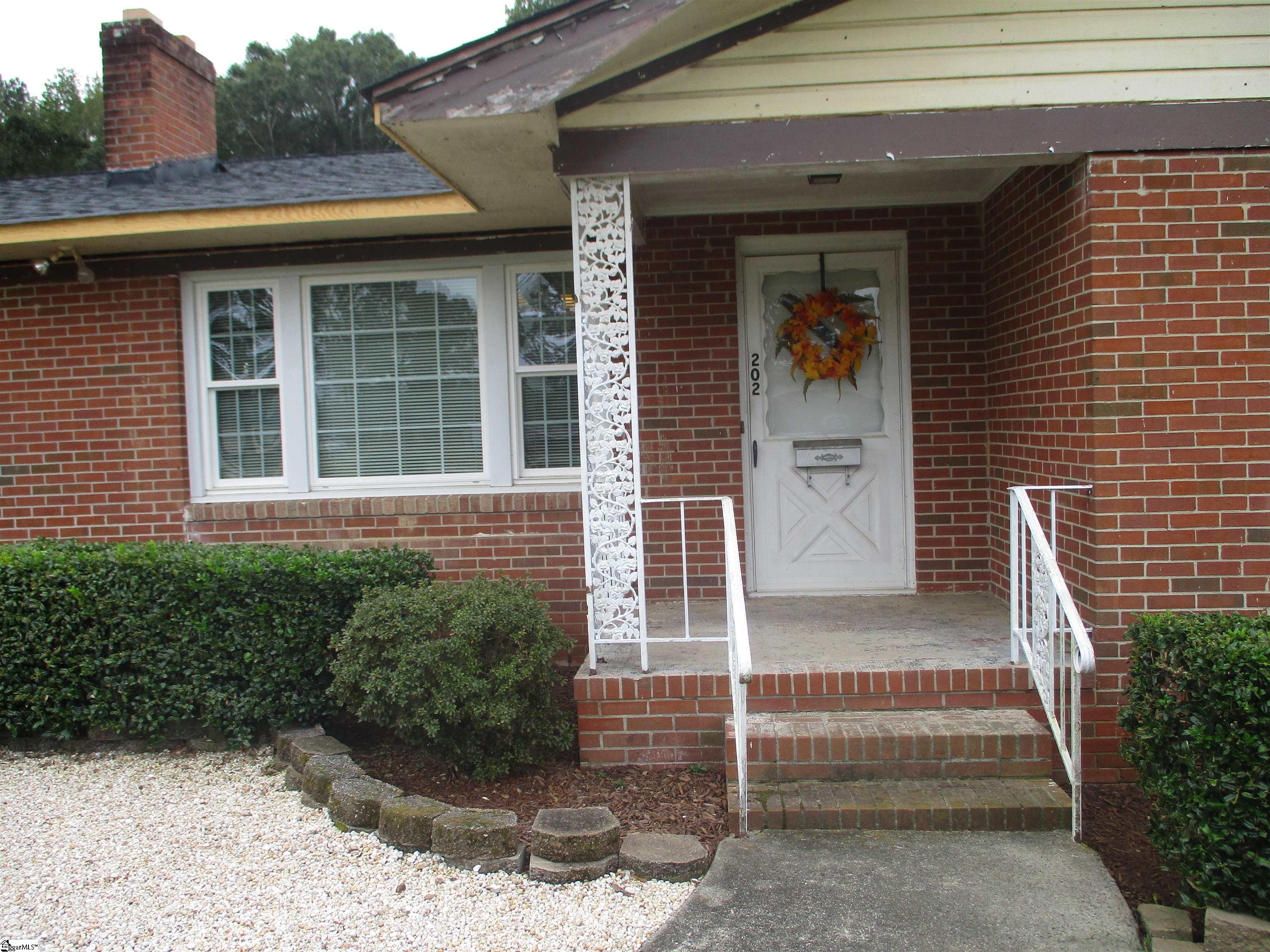 202 Edgewood Drive Belton, SC 29627