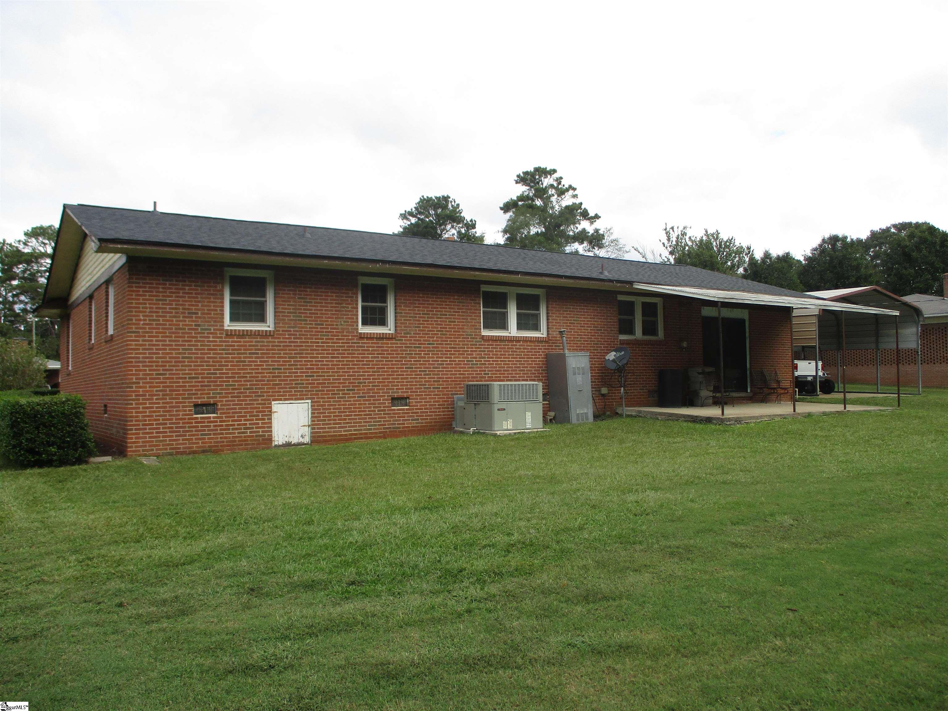 202 Edgewood Drive Belton, SC 29627