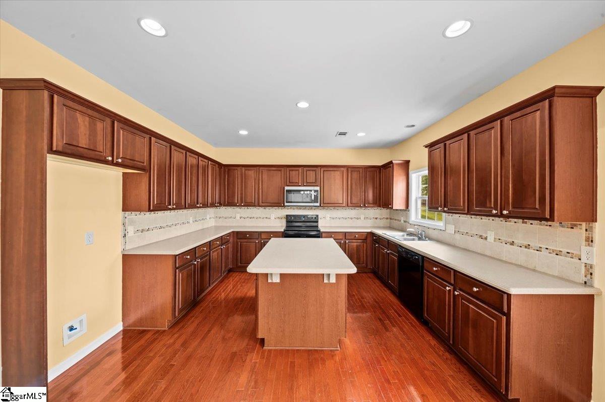 157 Heritage Point Drive Simpsonville, SC 29681