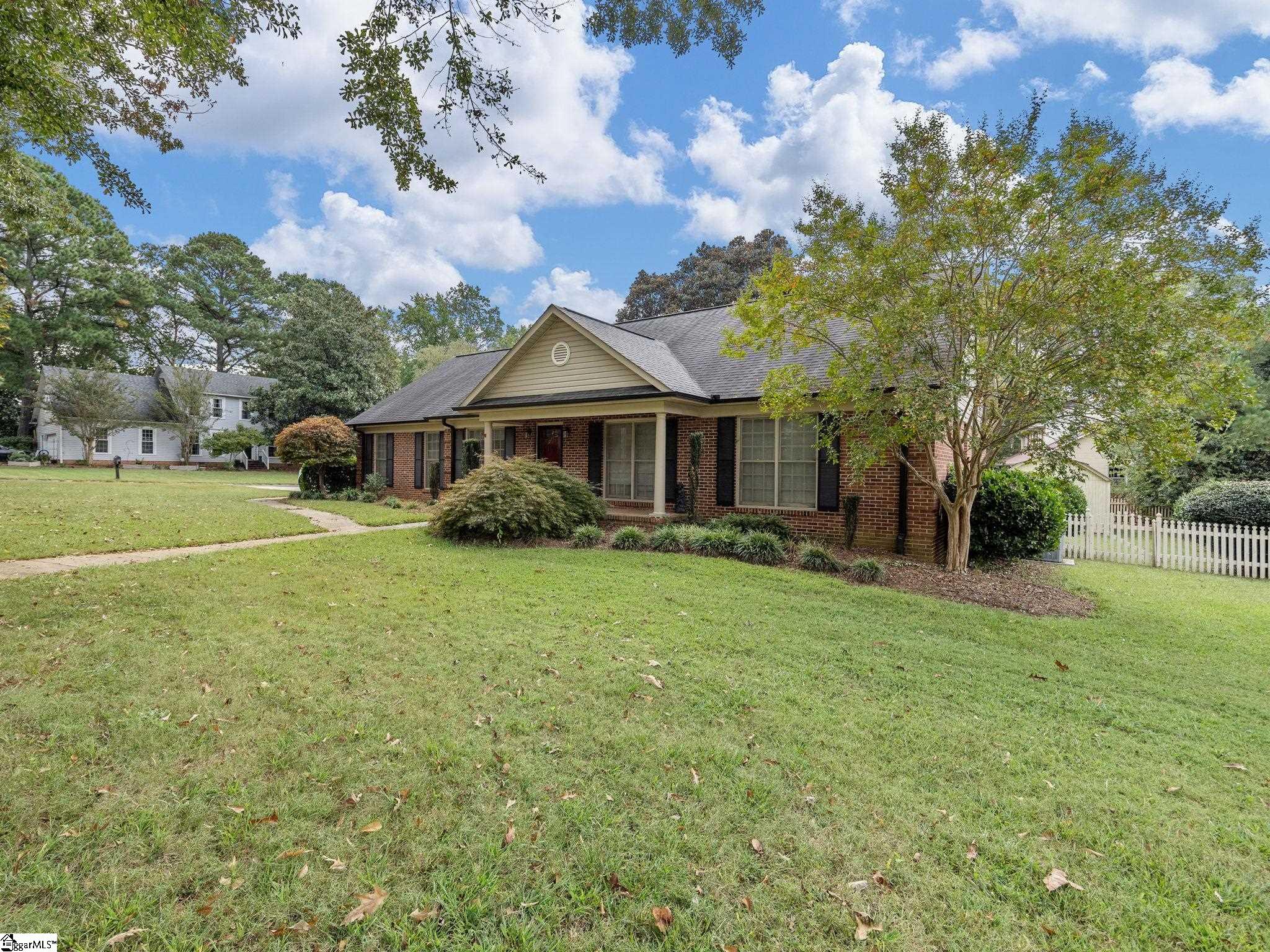 1216 Shoresbrook Road Spartanburg, SC 29301