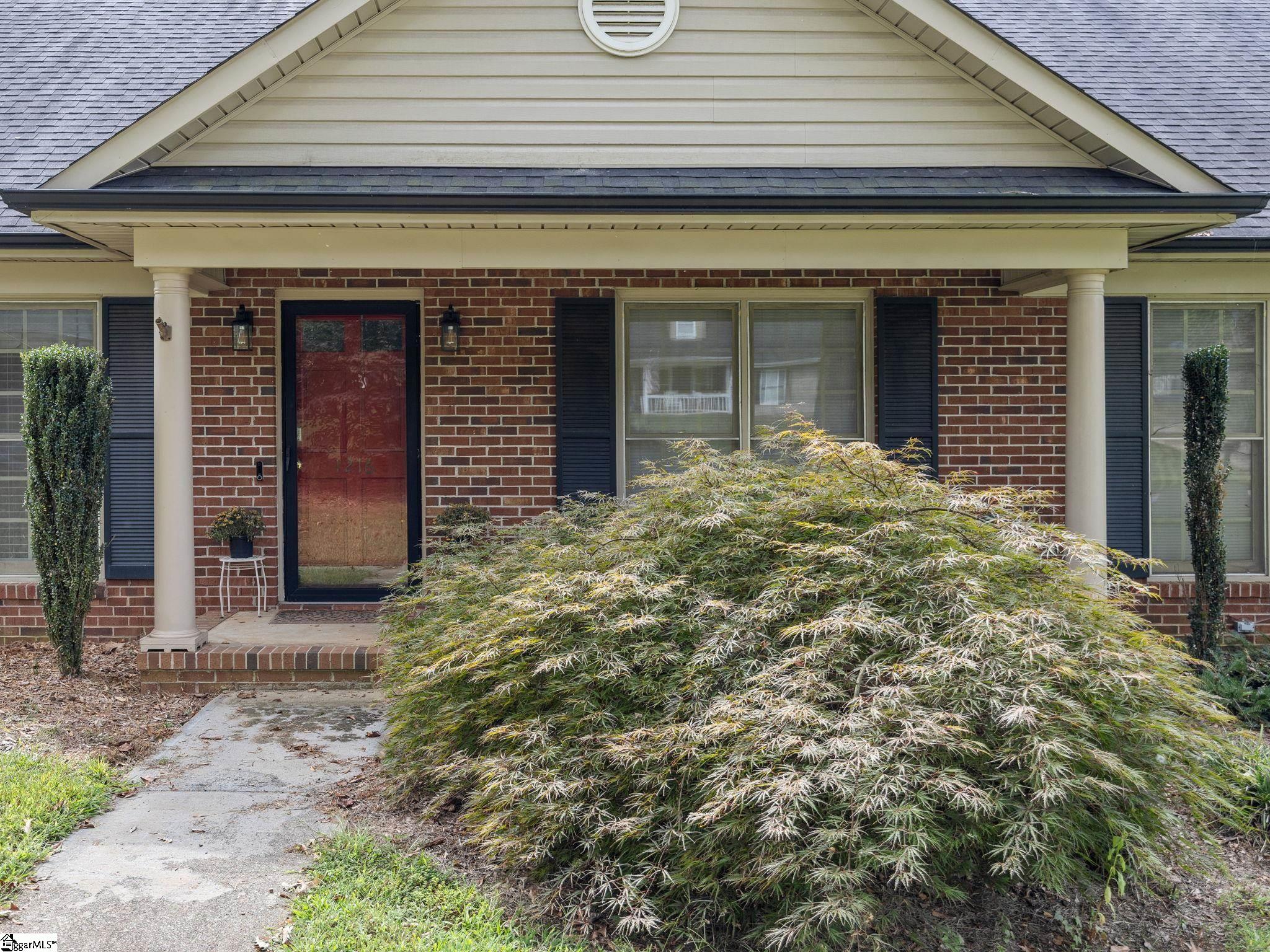 1216 Shoresbrook Road Spartanburg, SC 29301