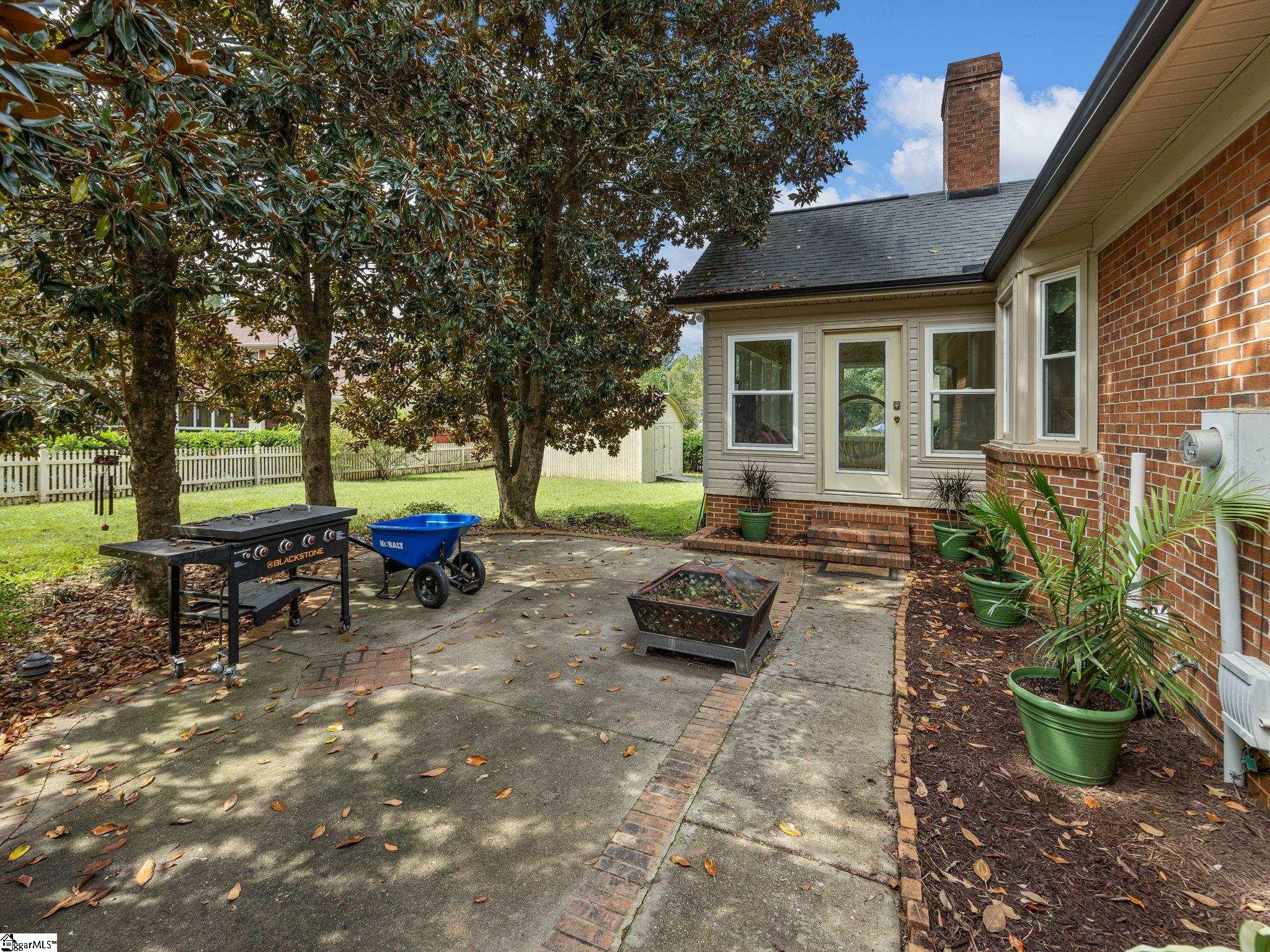 1216 Shoresbrook Road Spartanburg, SC 29301