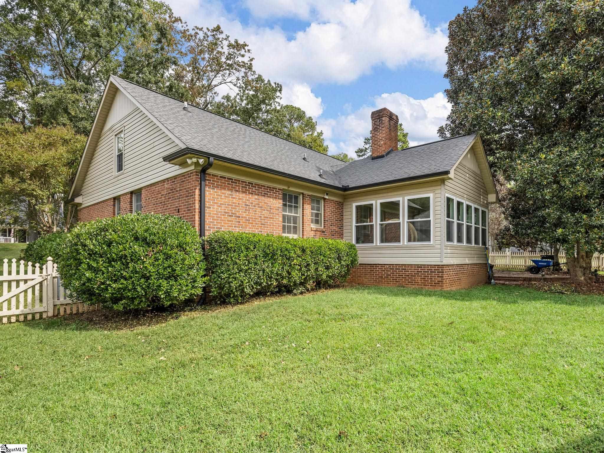 1216 Shoresbrook Road Spartanburg, SC 29301