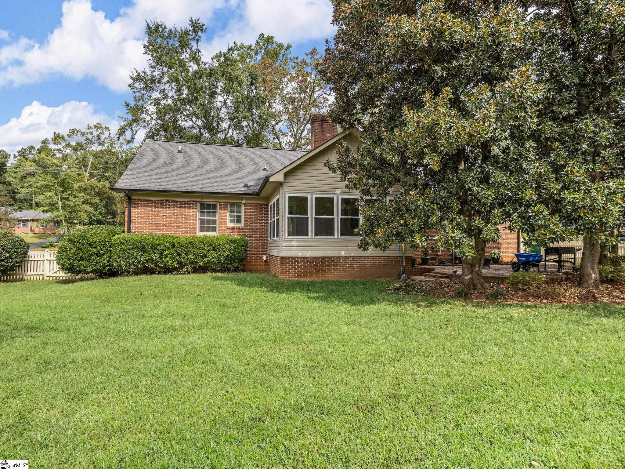 1216 Shoresbrook Road Spartanburg, SC 29301