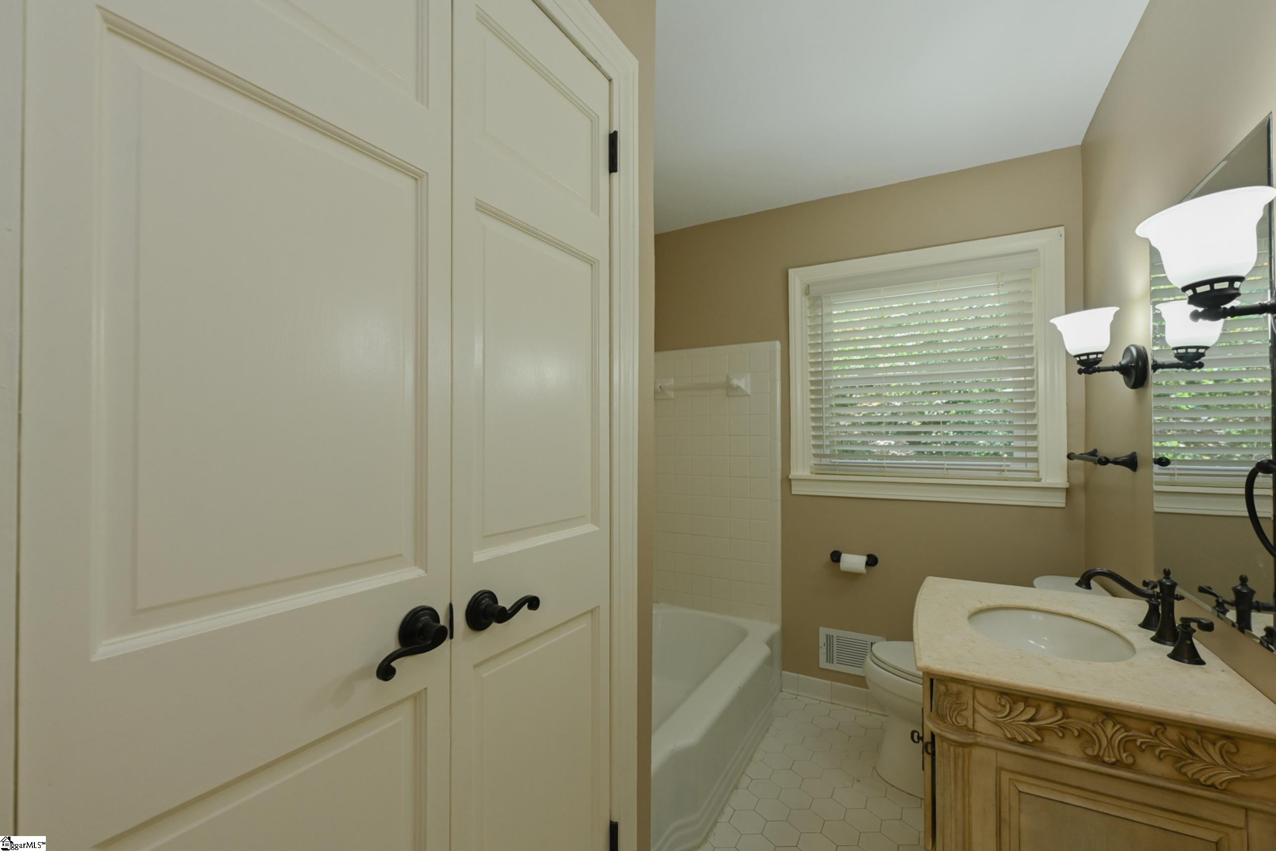 4 Estanolle Street Greenville, SC 29615