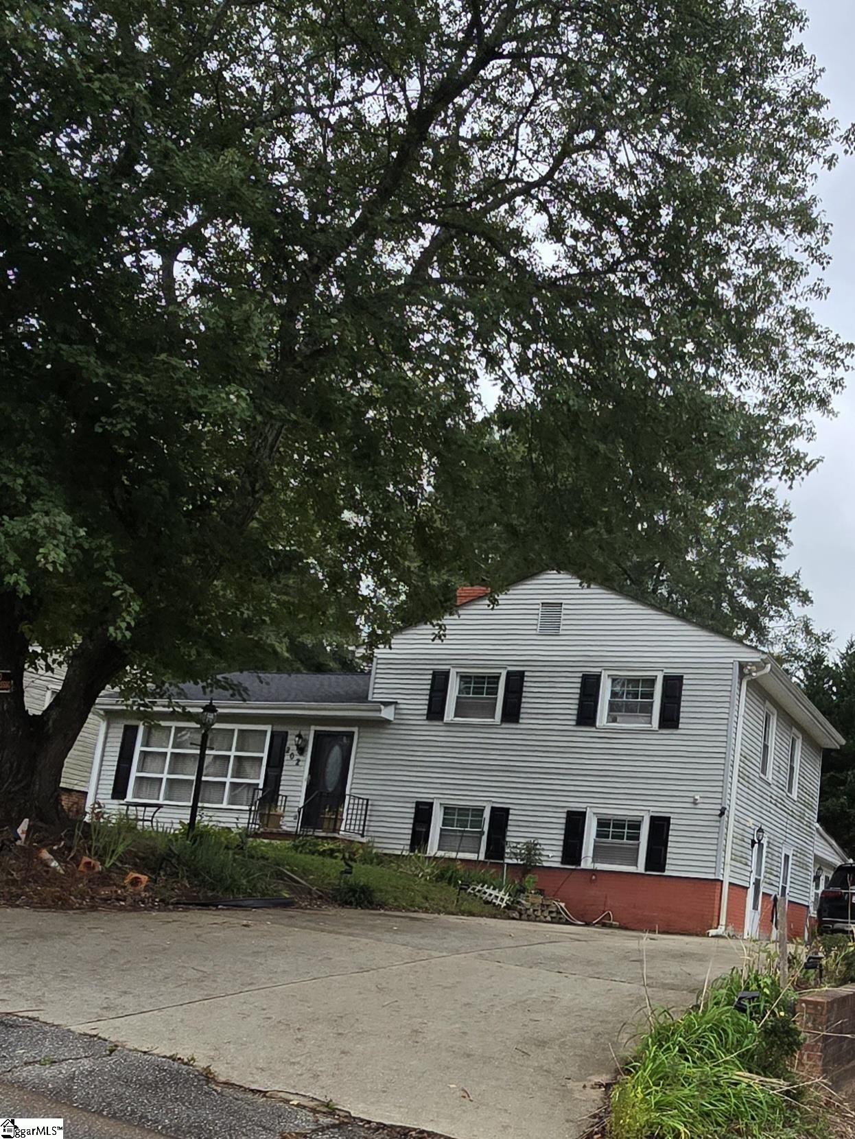 202 W Dorchester Boulevard Greenville, SC 29605