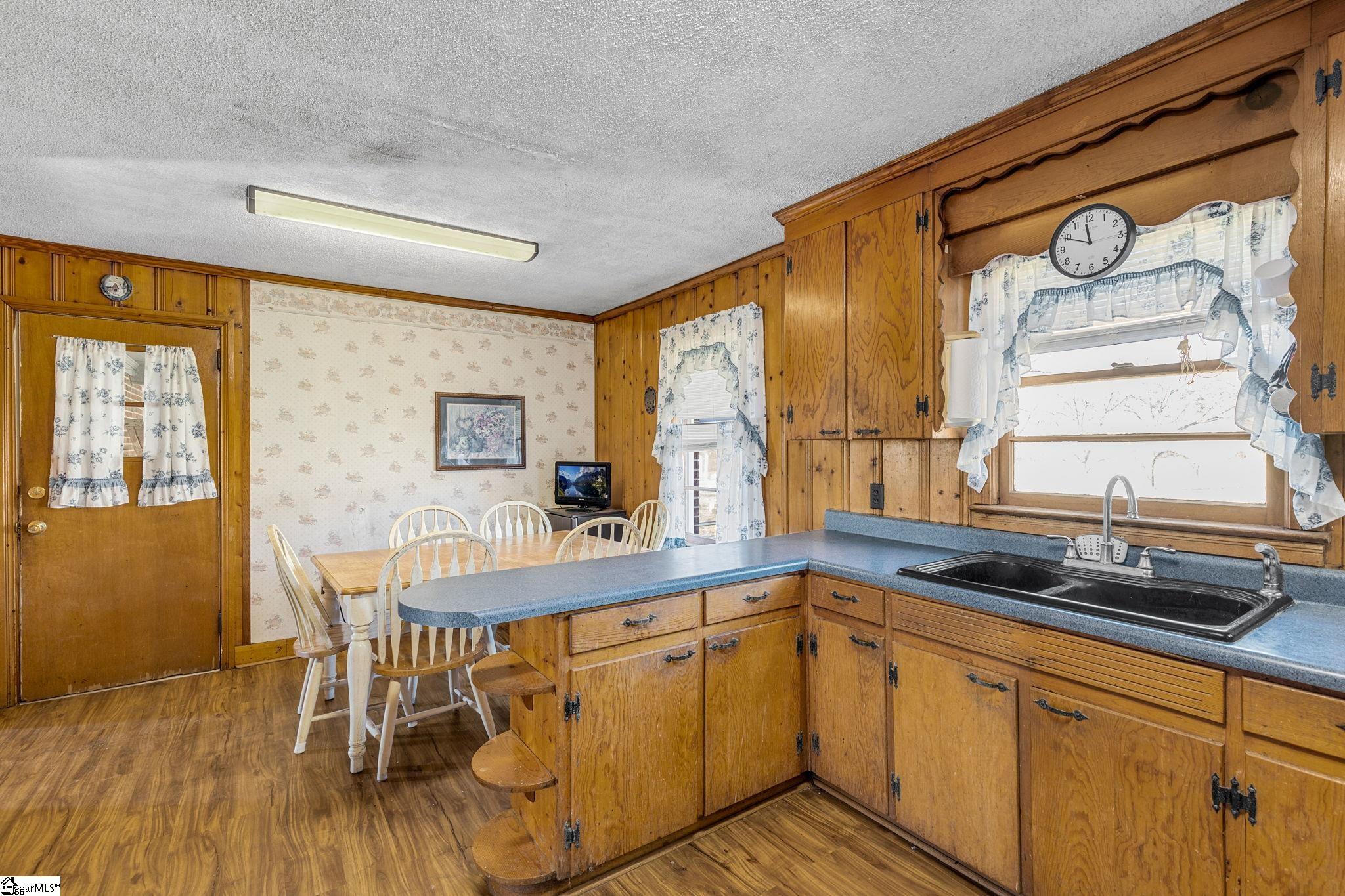 308 White Feather Circle Clinton, SC 29325