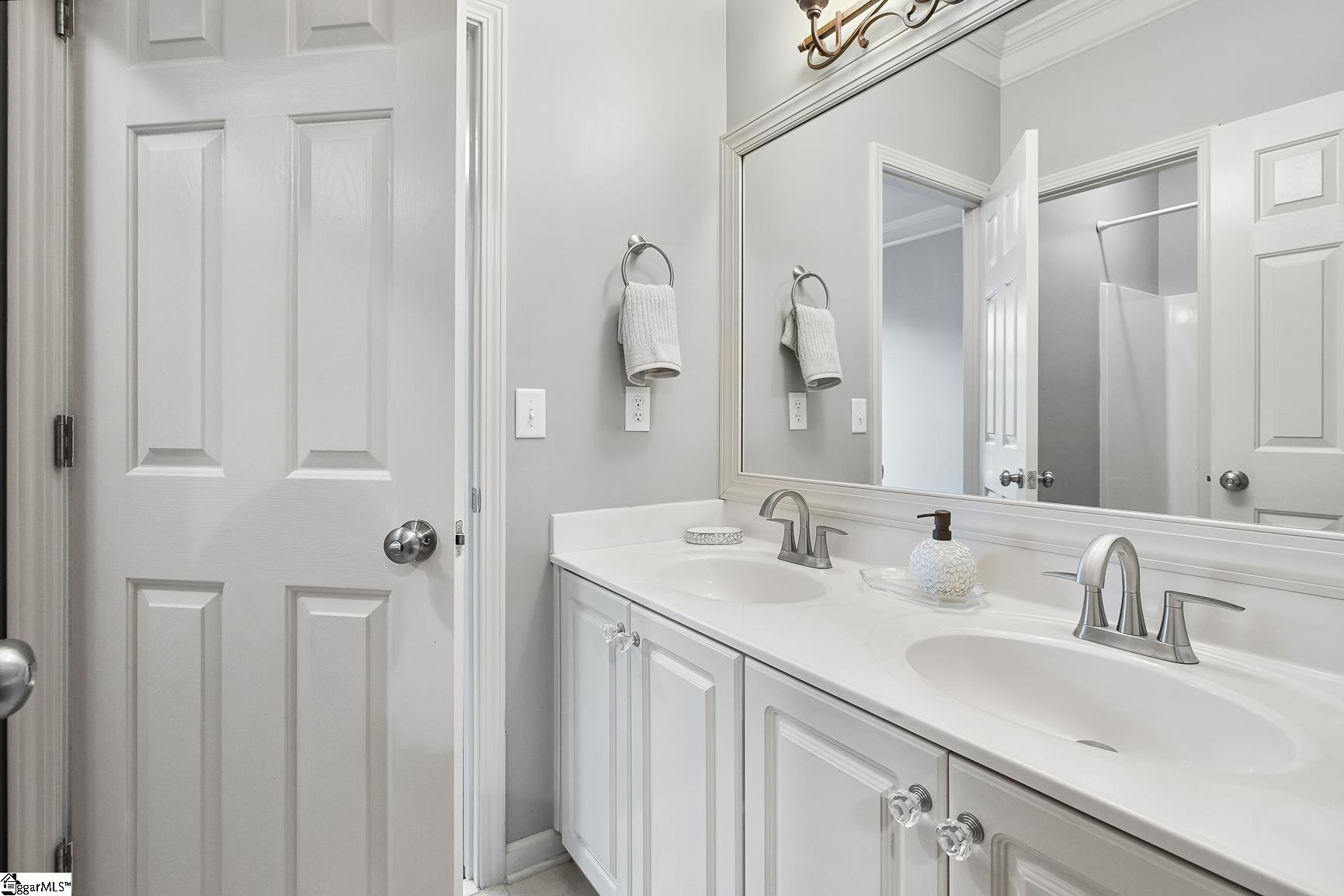 409 Heather Falls Lane Simpsonville, SC 29681