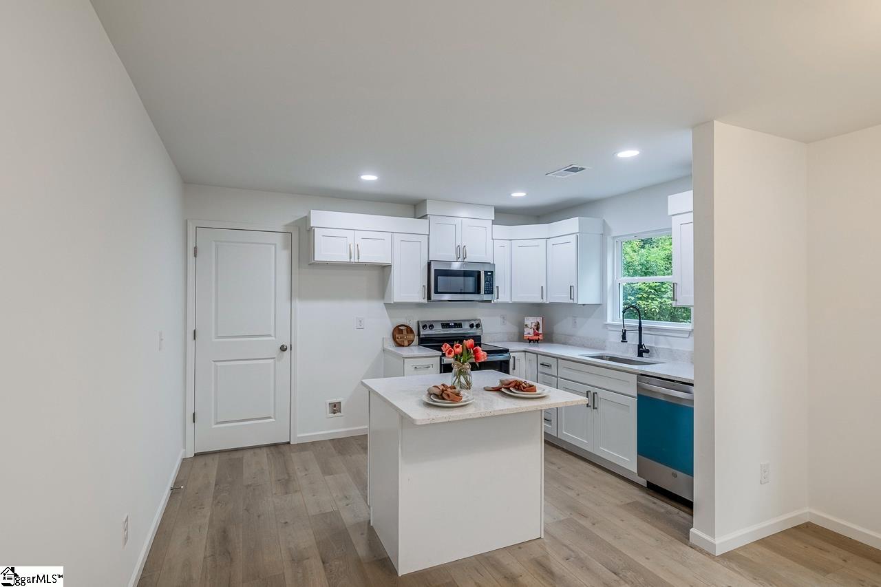 458 Tryon Street Spartanburg, SC 29301