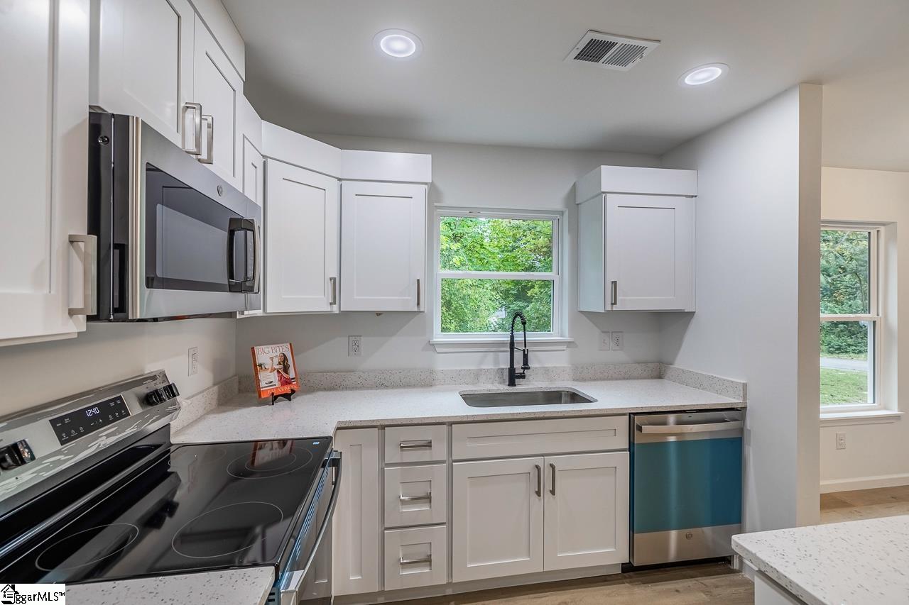 458 Tryon Street Spartanburg, SC 29301