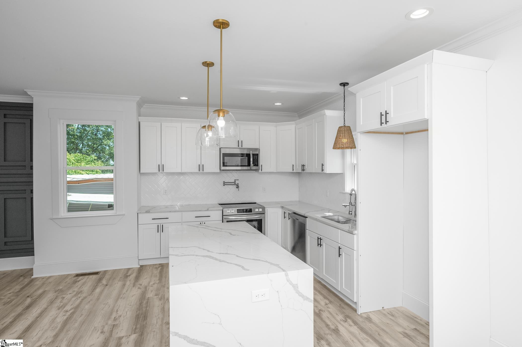 305 Valley Street Greenville, SC 29611