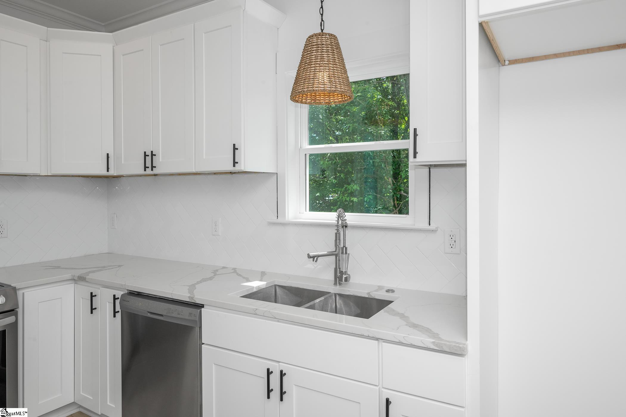 305 Valley Street Greenville, SC 29611
