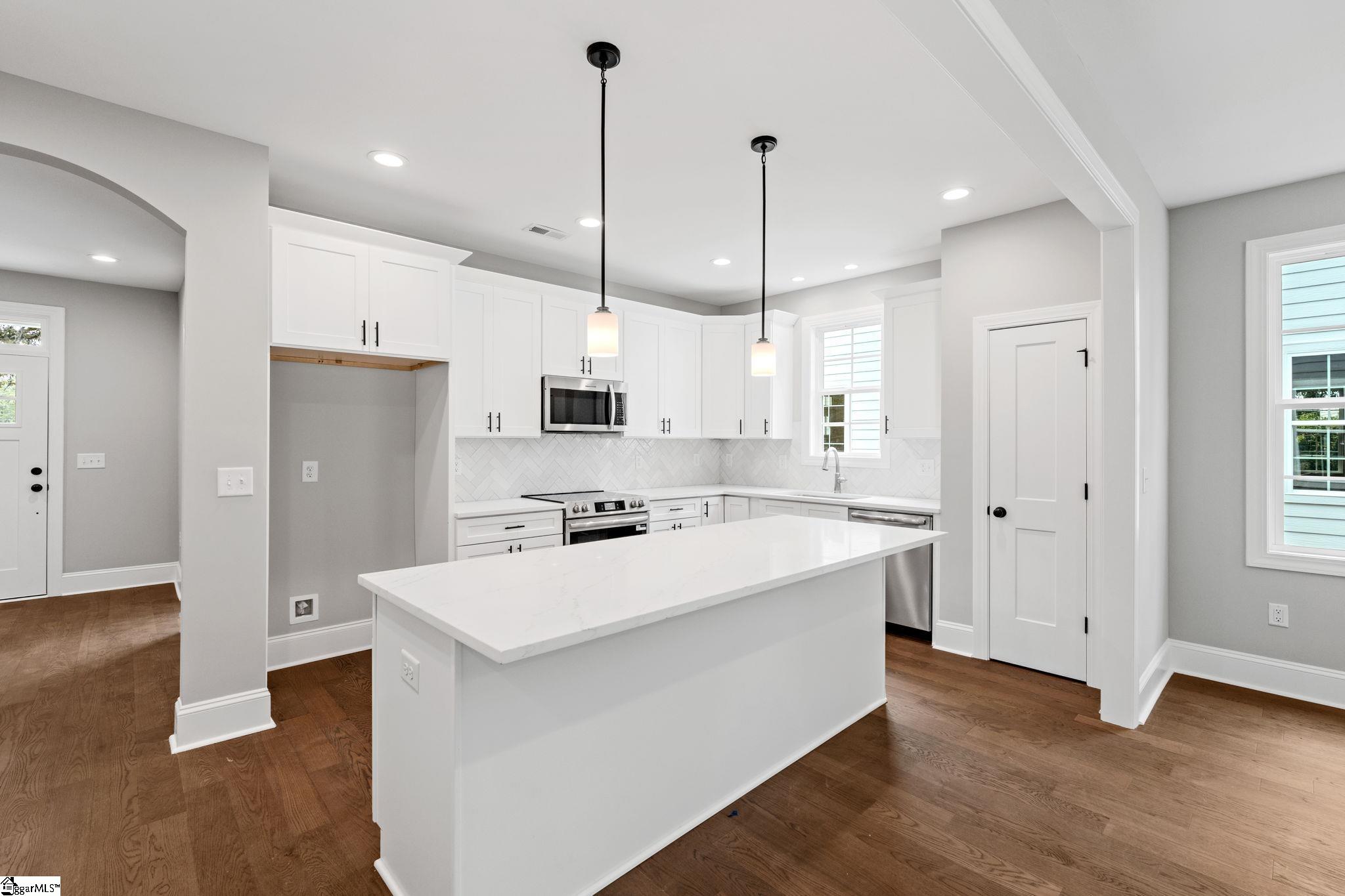 711B N Main Street Greer, SC 29651