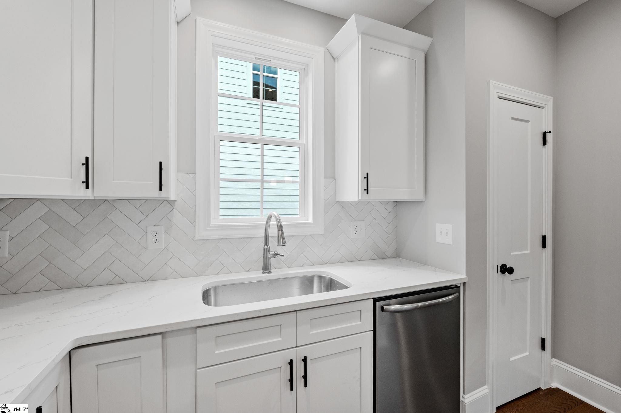 711B N Main Street Greer, SC 29651