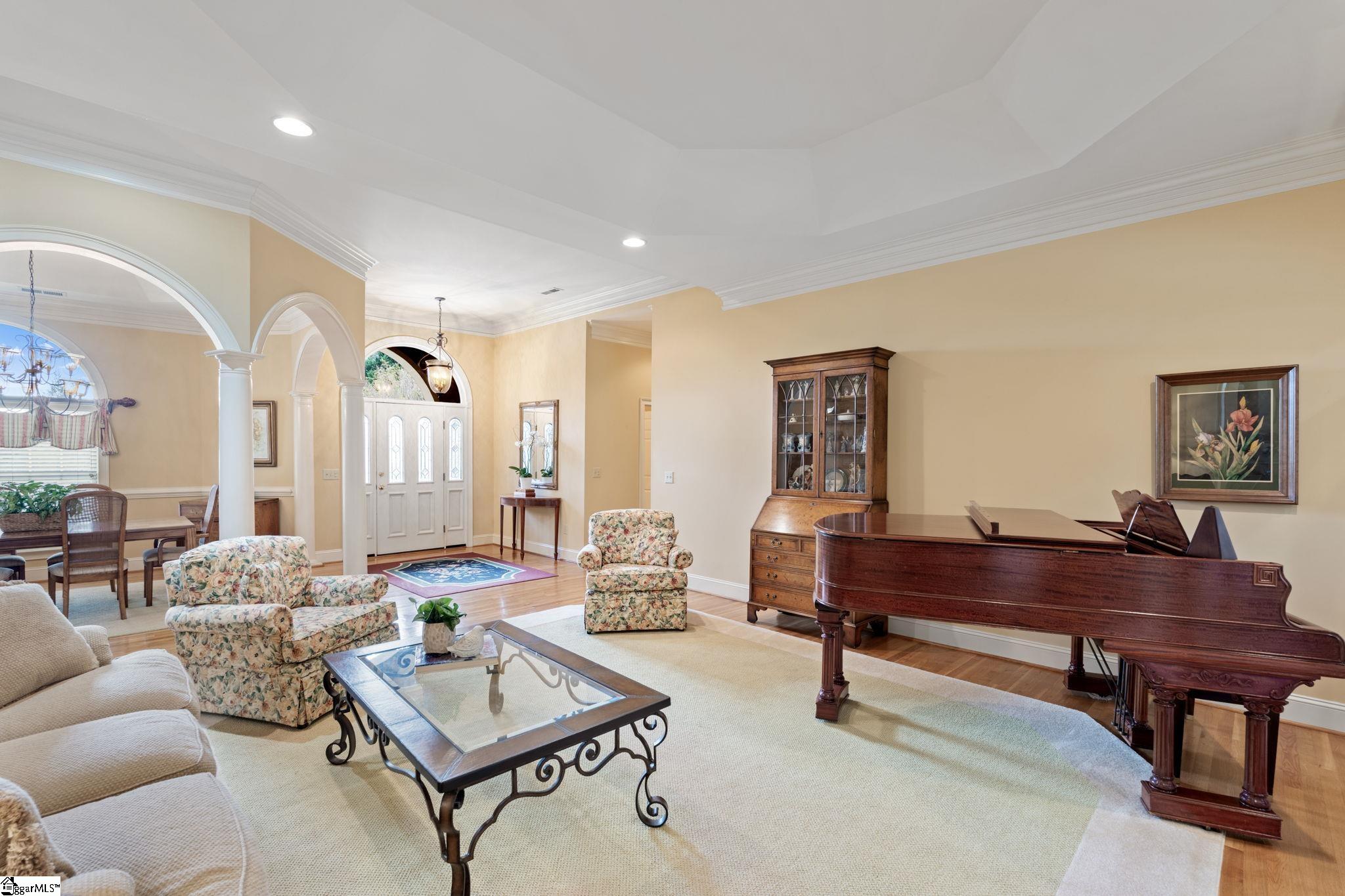 105 E Round Hill Road Greenville, SC 29617