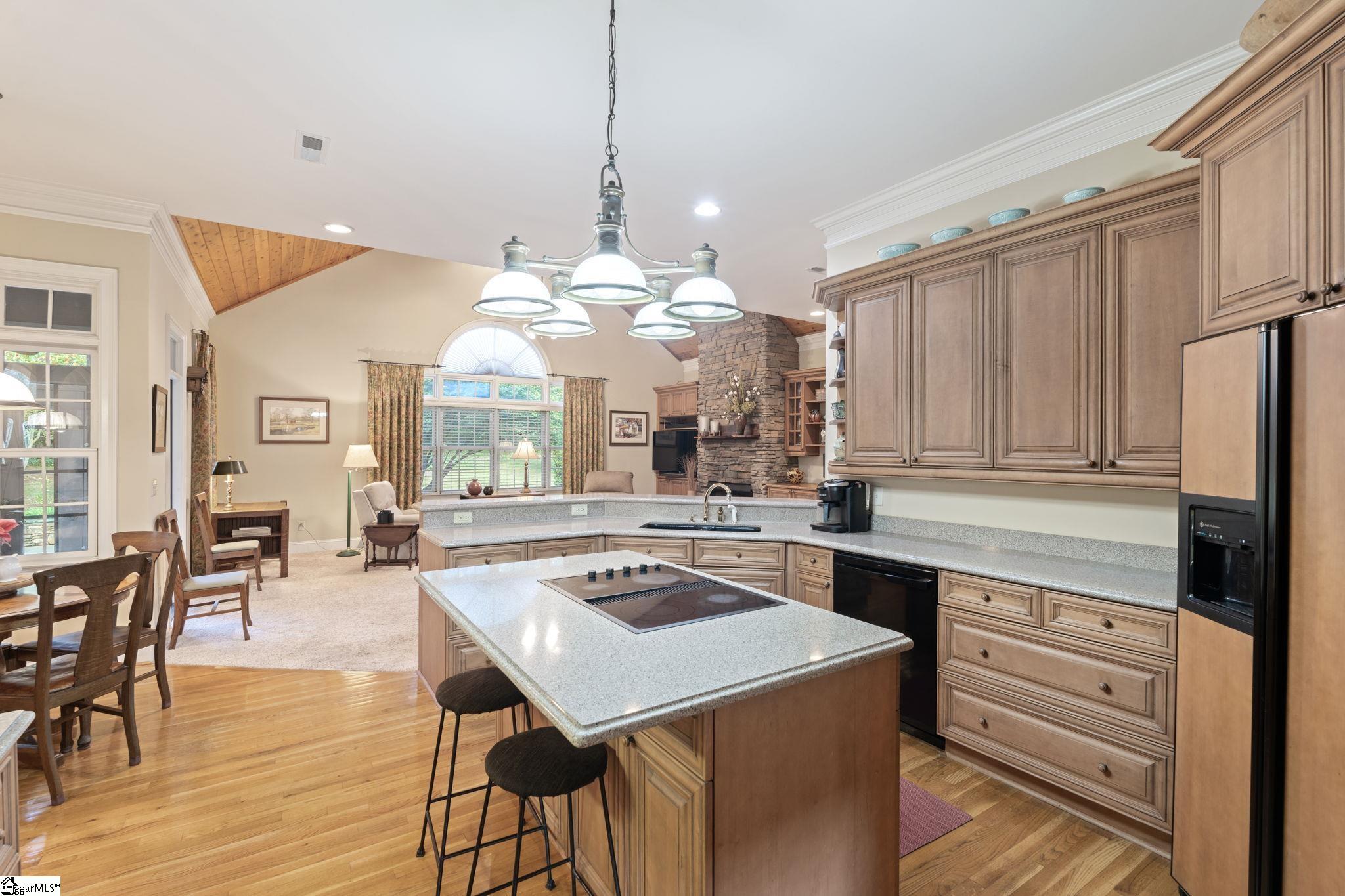105 E Round Hill Road Greenville, SC 29617
