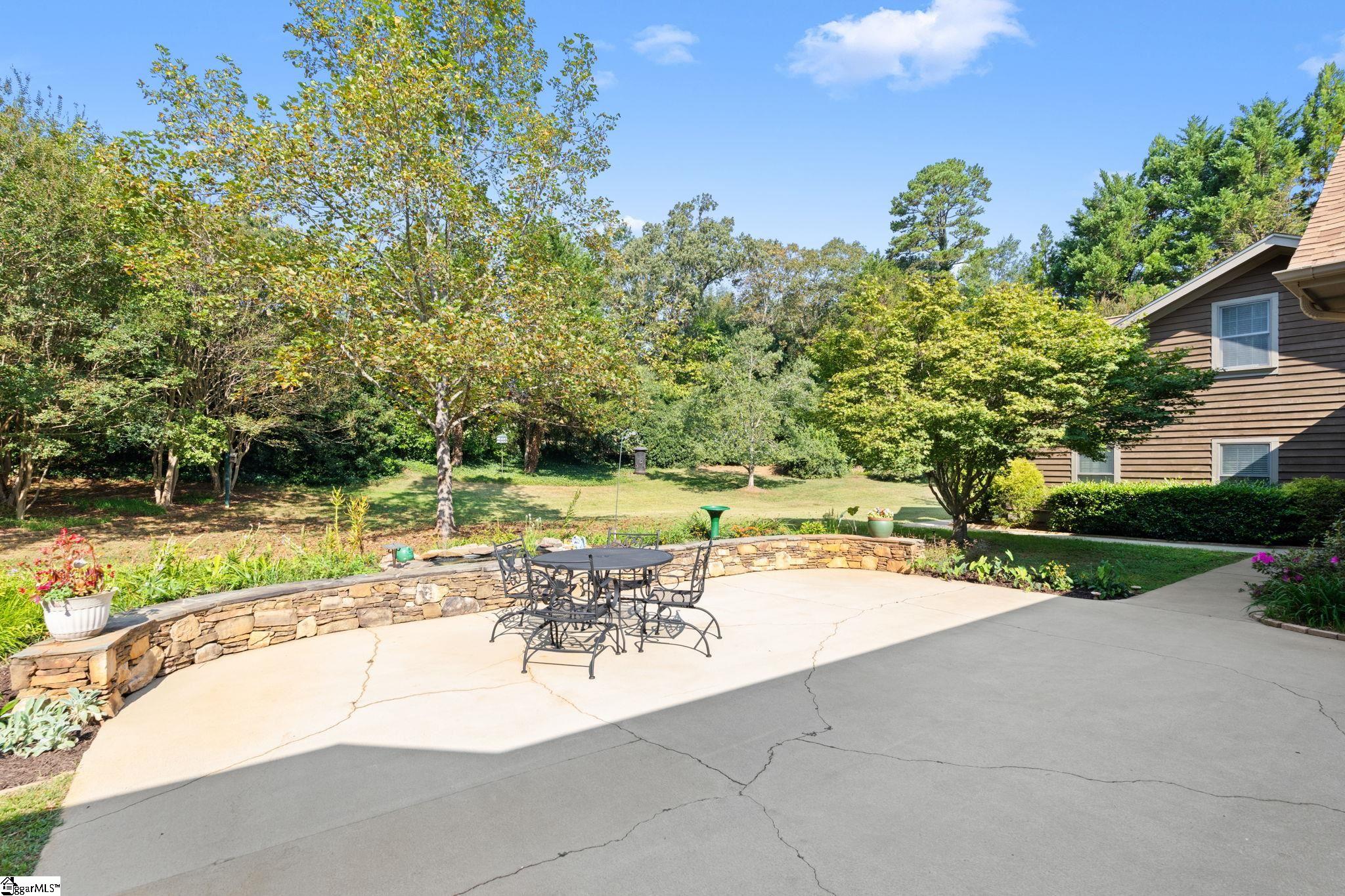105 E Round Hill Road Greenville, SC 29617