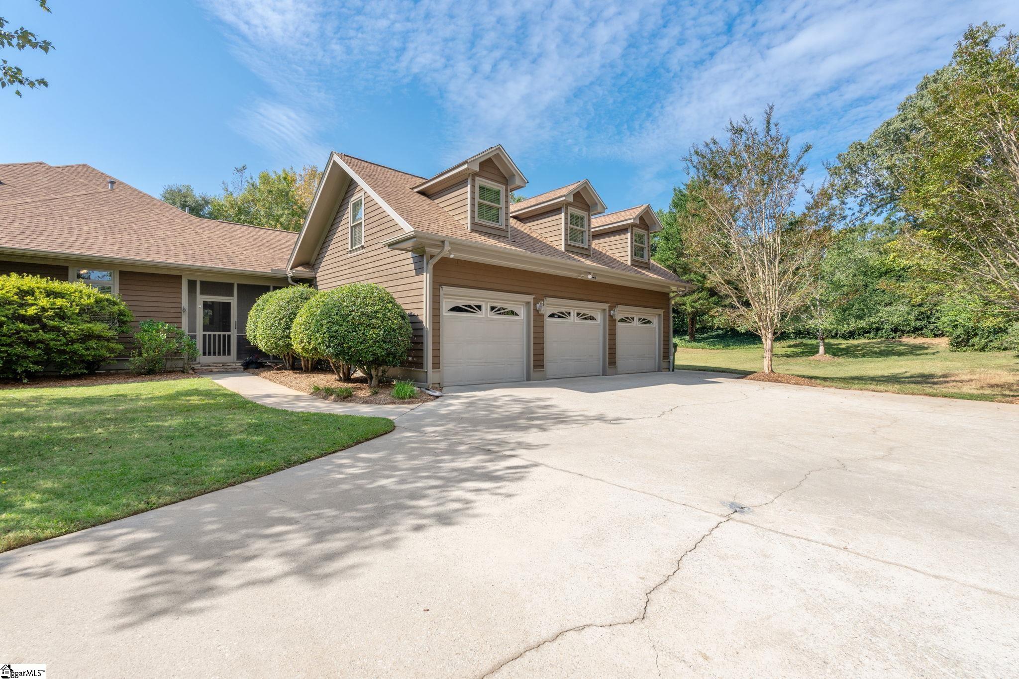 105 E Round Hill Road Greenville, SC 29617