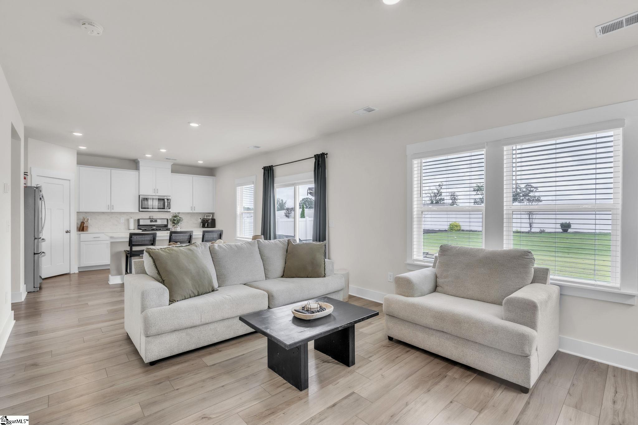 12 Shorncliffe Road Simpsonville, SC 29680