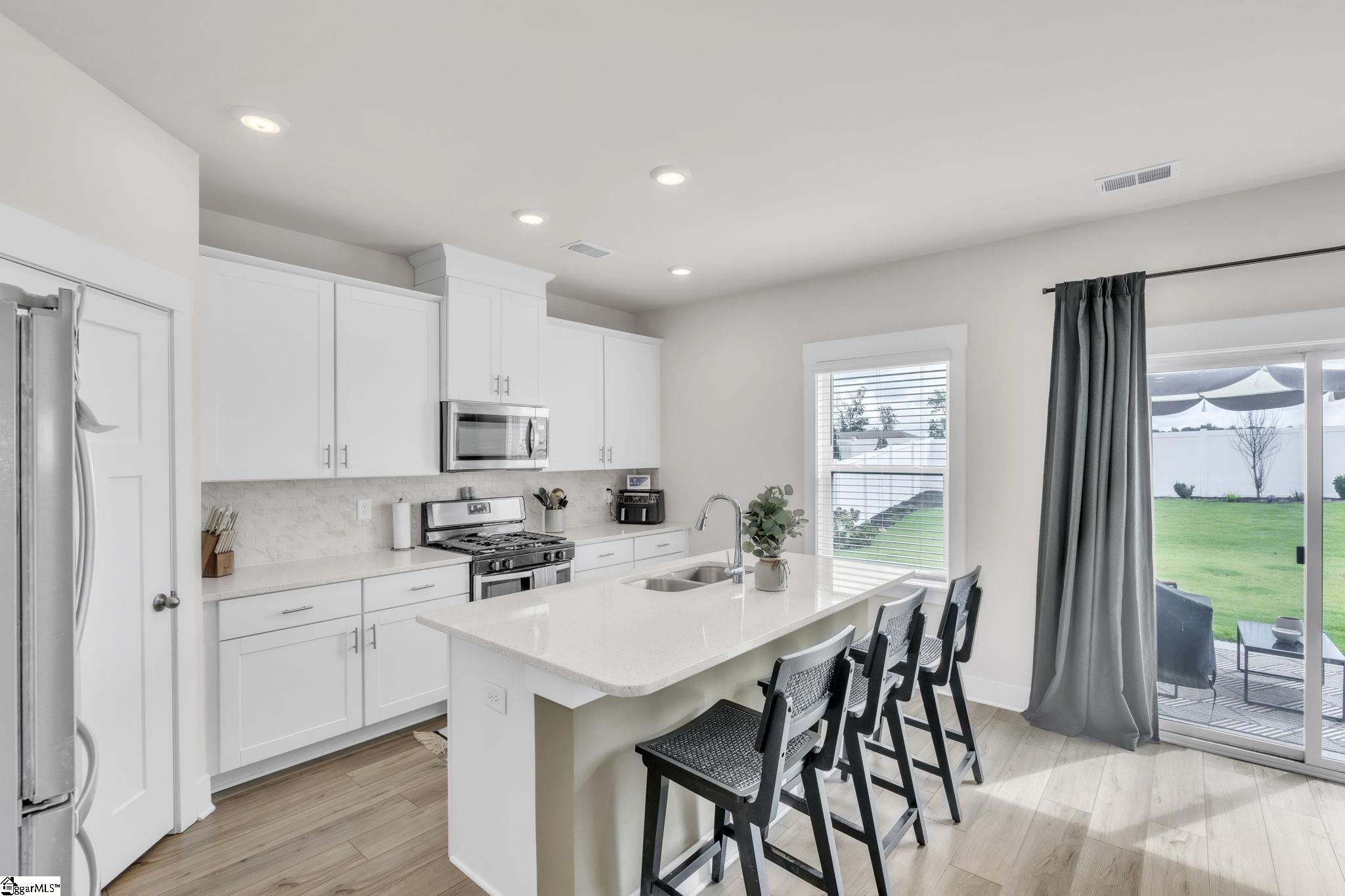 12 Shorncliffe Road Simpsonville, SC 29680
