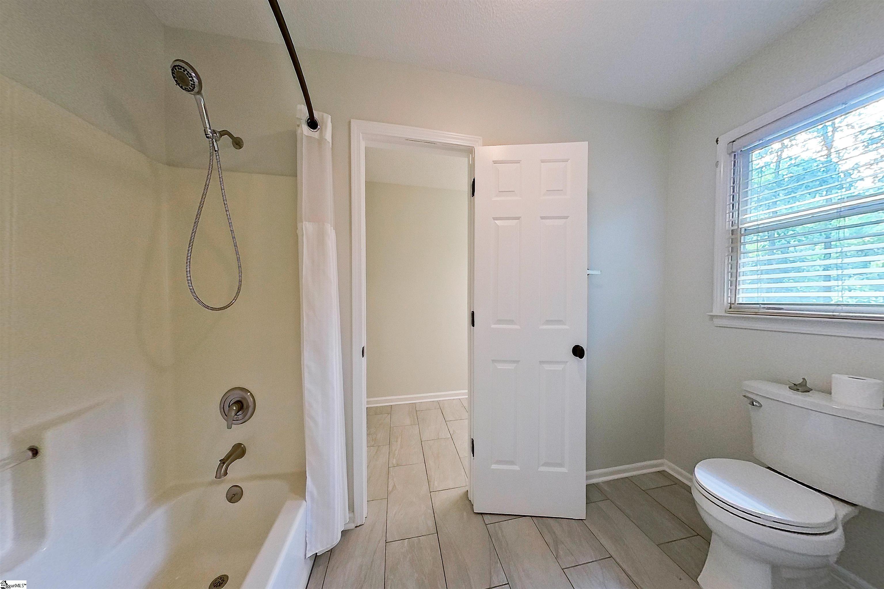 116 Forest Drive Woodruff, SC 29388
