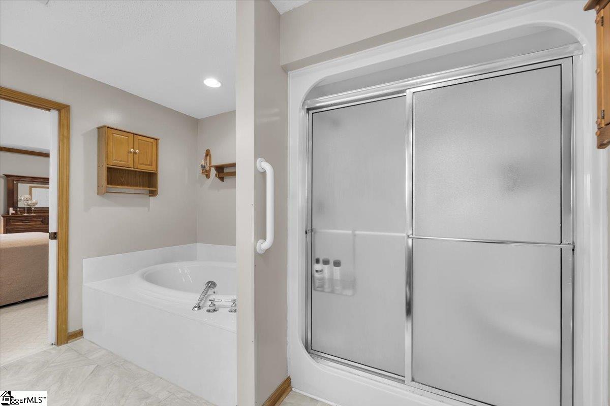 12 Montague Circle Greenville, SC 29617