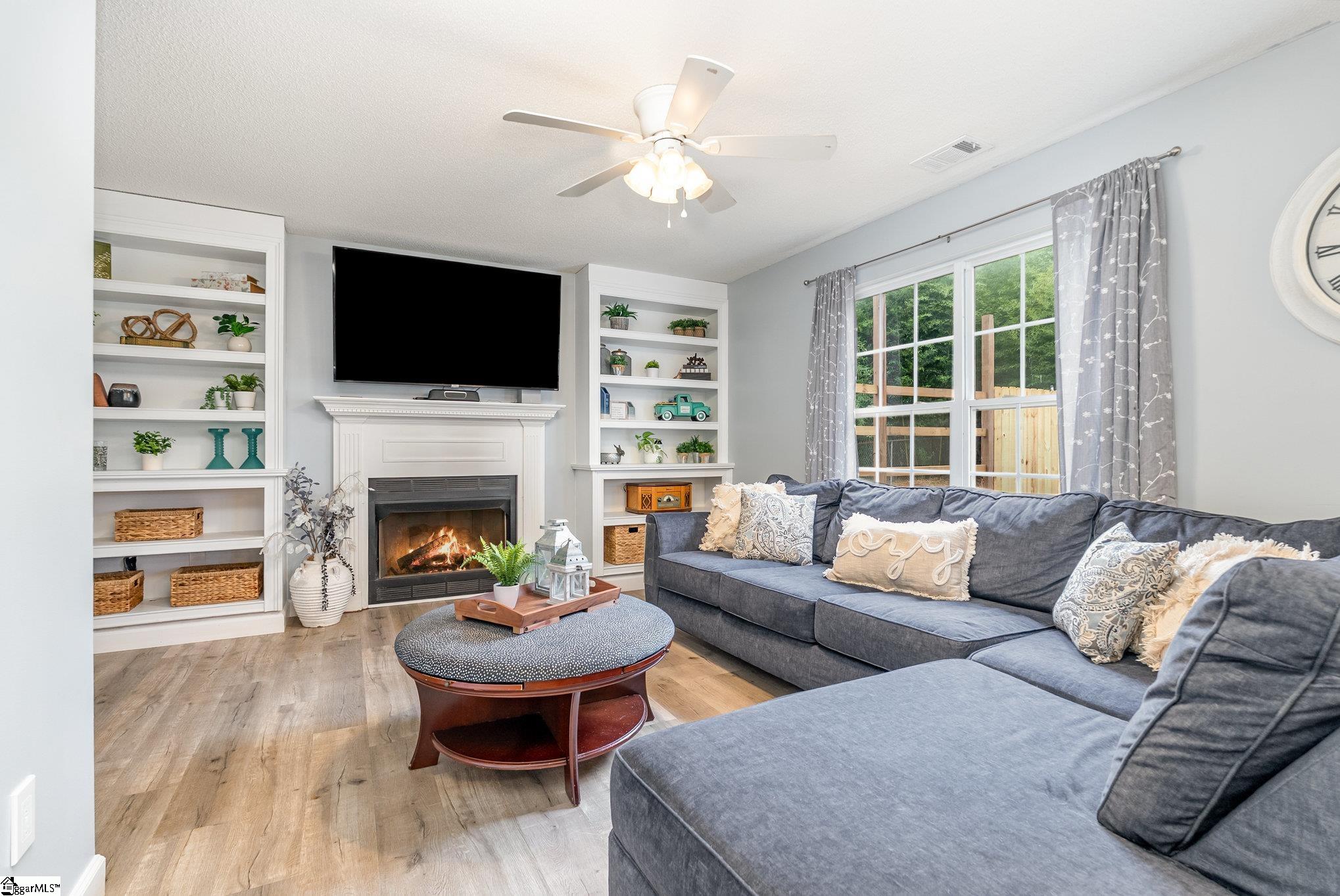 16 Mockernut Court Taylors, SC 29687-5864