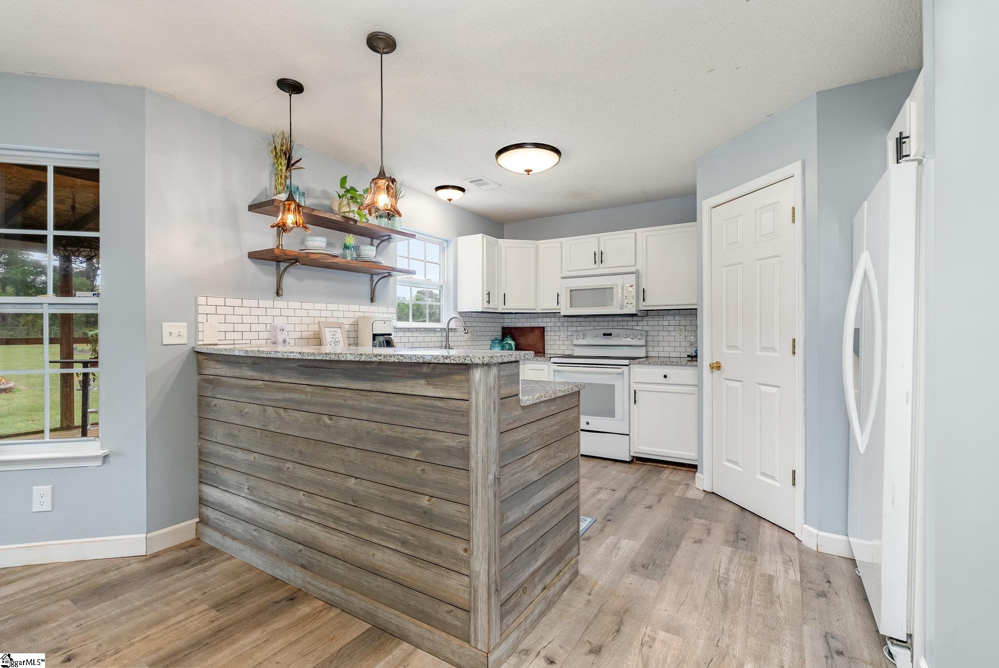 16 Mockernut Court Taylors, SC 29687-5864