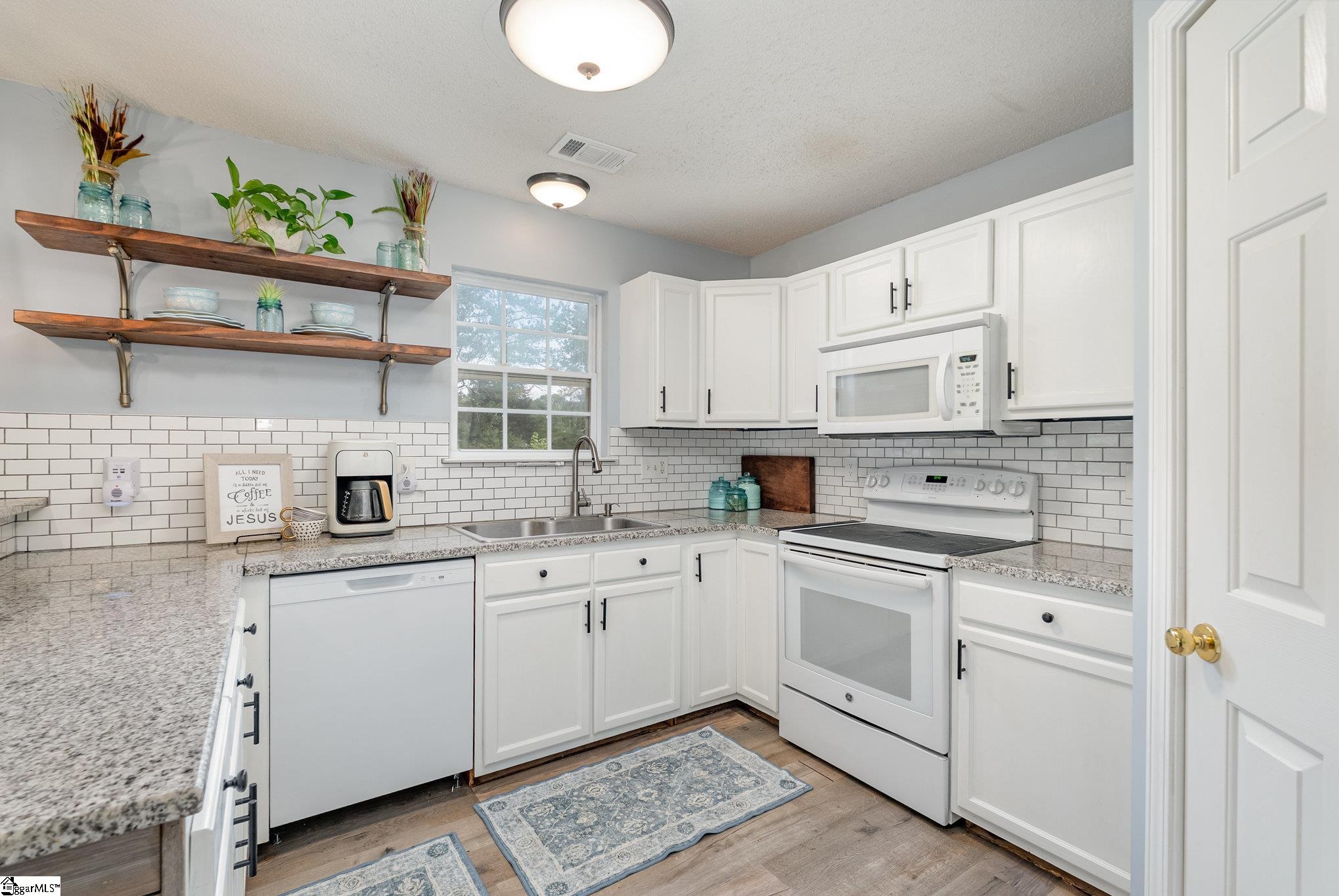 16 Mockernut Court Taylors, SC 29687-5864