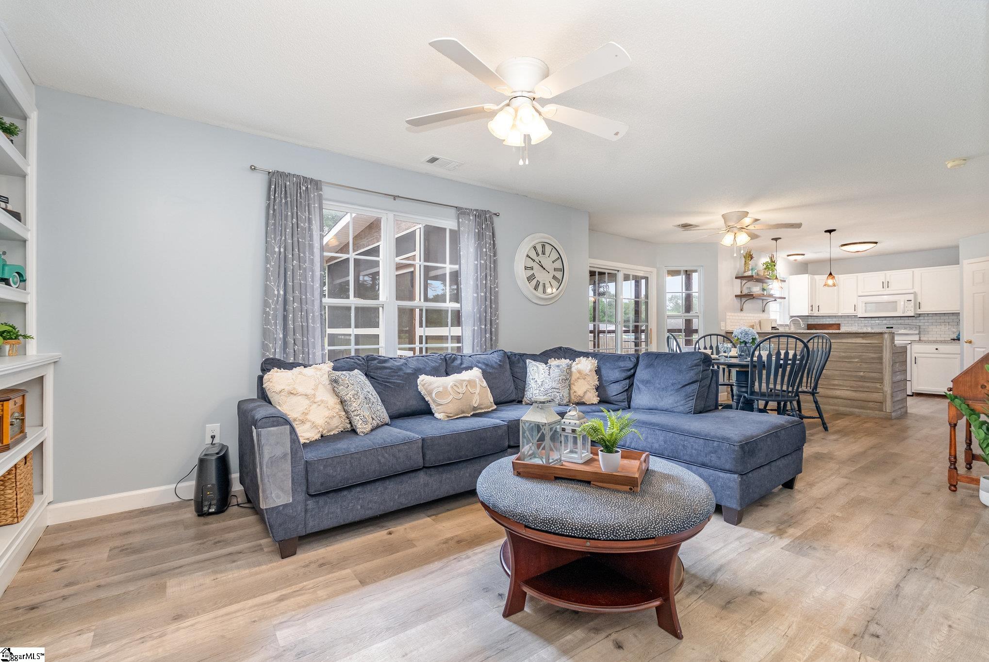 16 Mockernut Court Taylors, SC 29687-5864