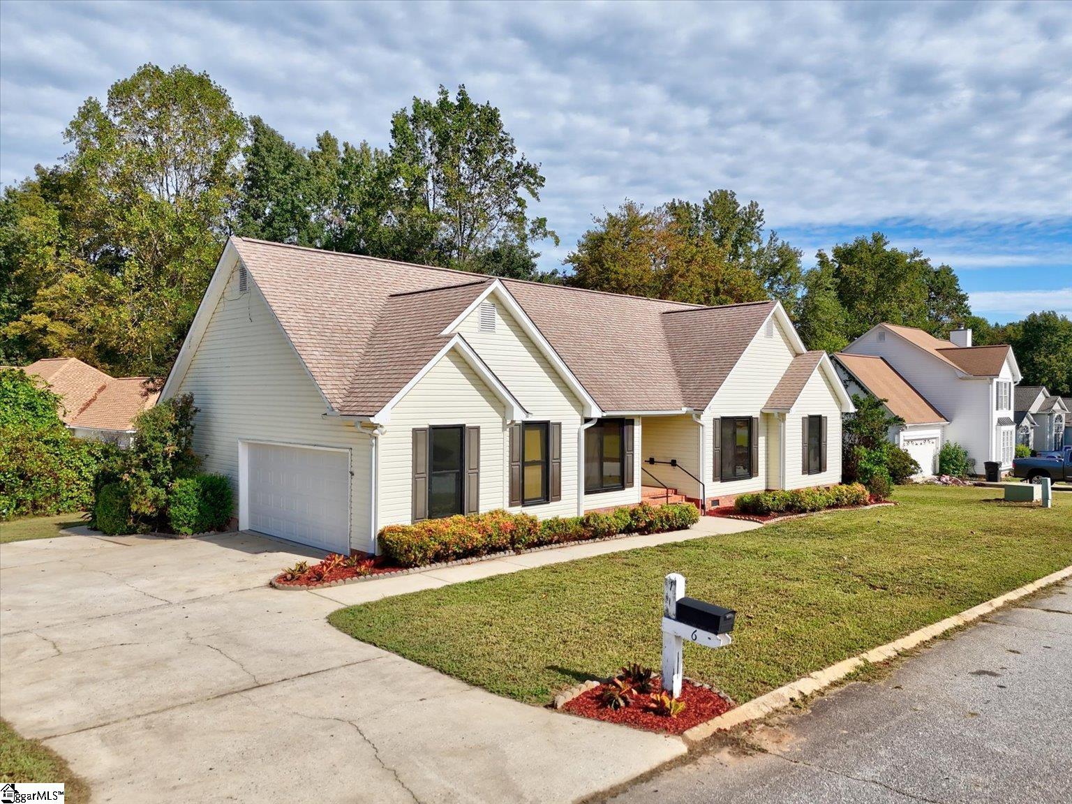 6 W Fairgate Court Simpsonville, SC 29680