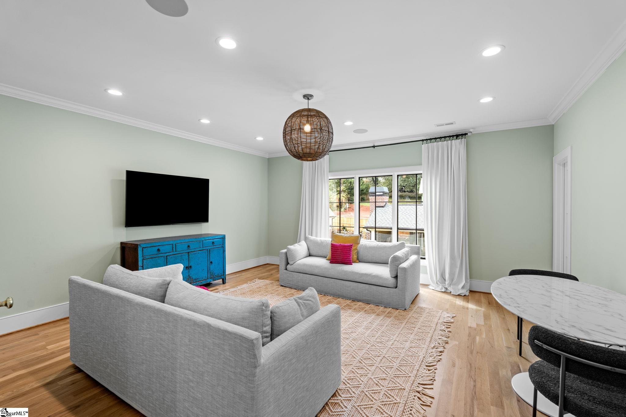 24 Forest View Drive Greenville, SC 29605
