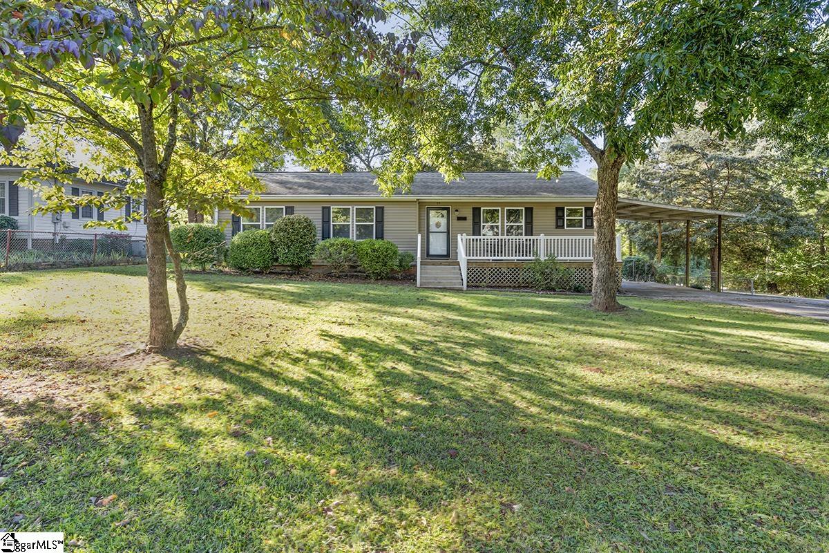 715 Shands Street Clinton, SC 29325