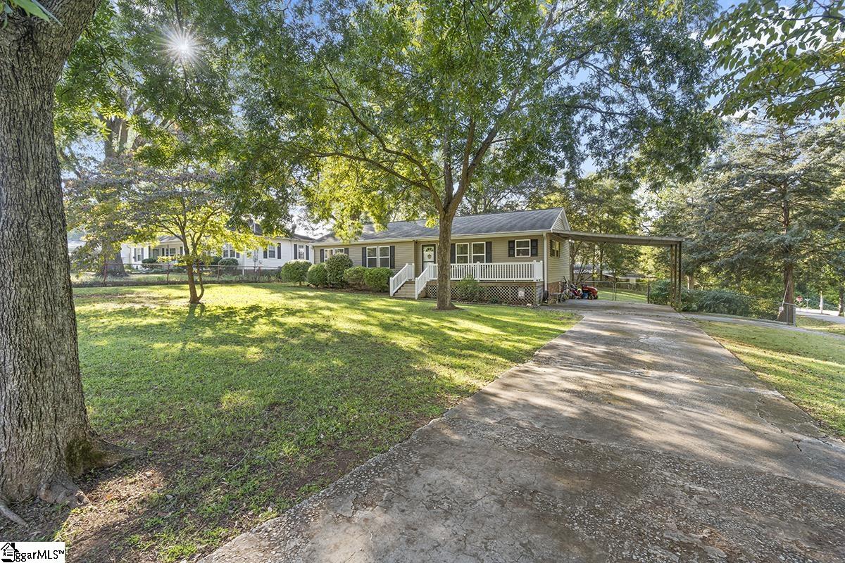 715 Shands Street Clinton, SC 29325