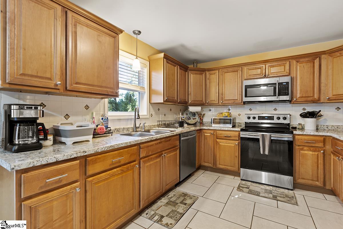 715 Shands Street Clinton, SC 29325