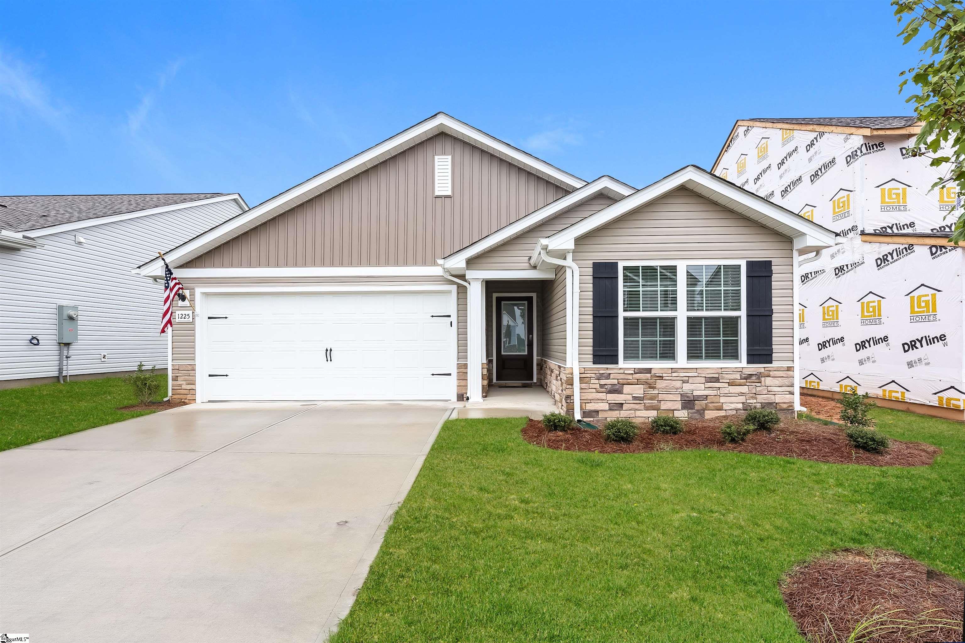 1225 Crested Iris Street Moore, SC 29369