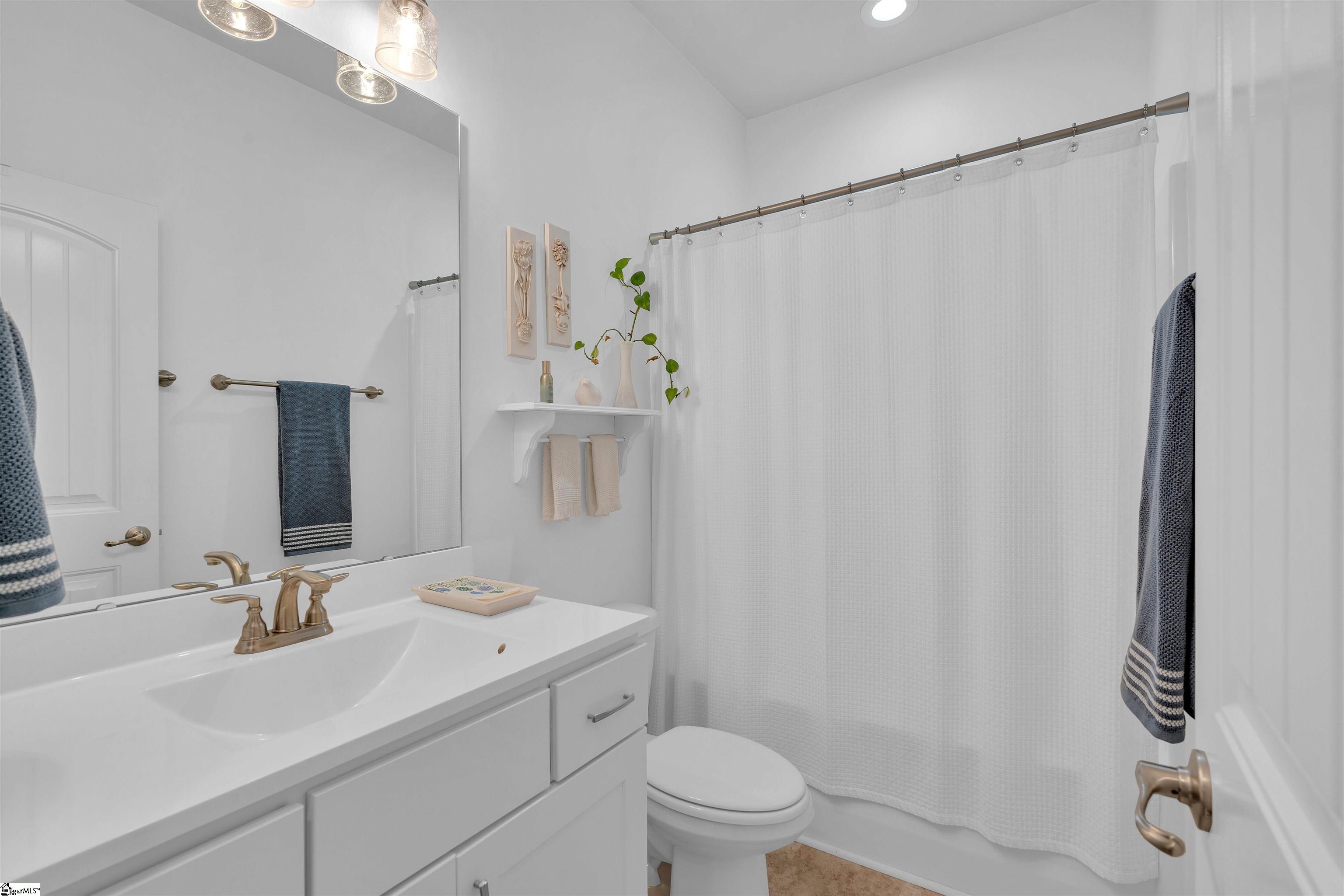 940 Ravenfield Drive Duncan, SC 29334