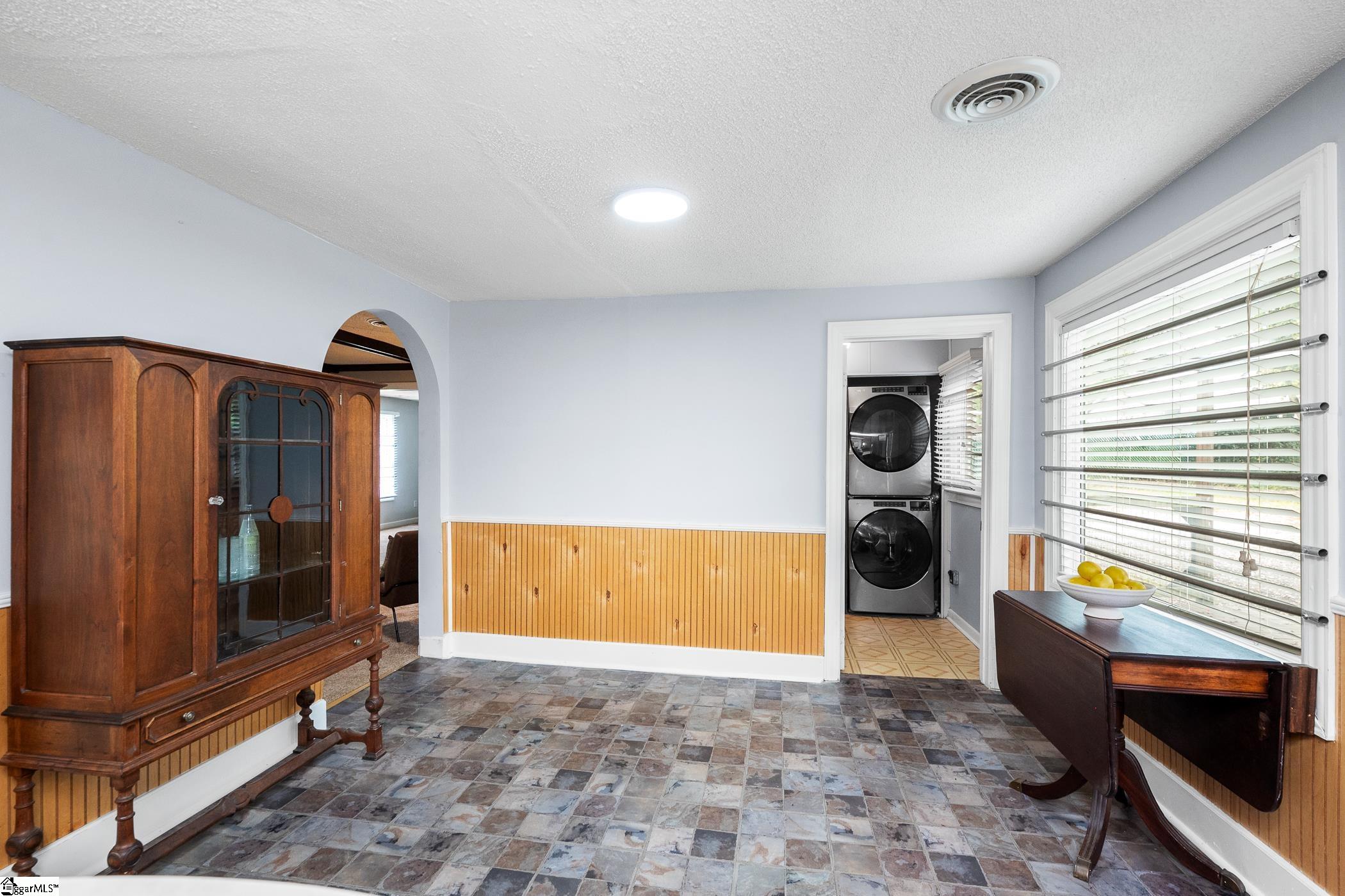 13 Meadors Avenue Greenville, SC 29605