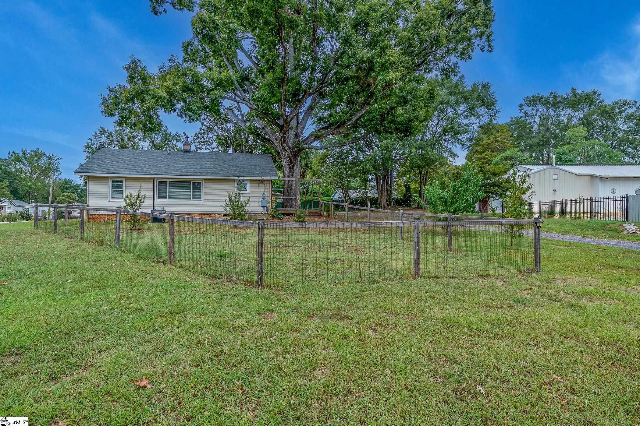 13 Meadors Avenue Greenville, SC 29605