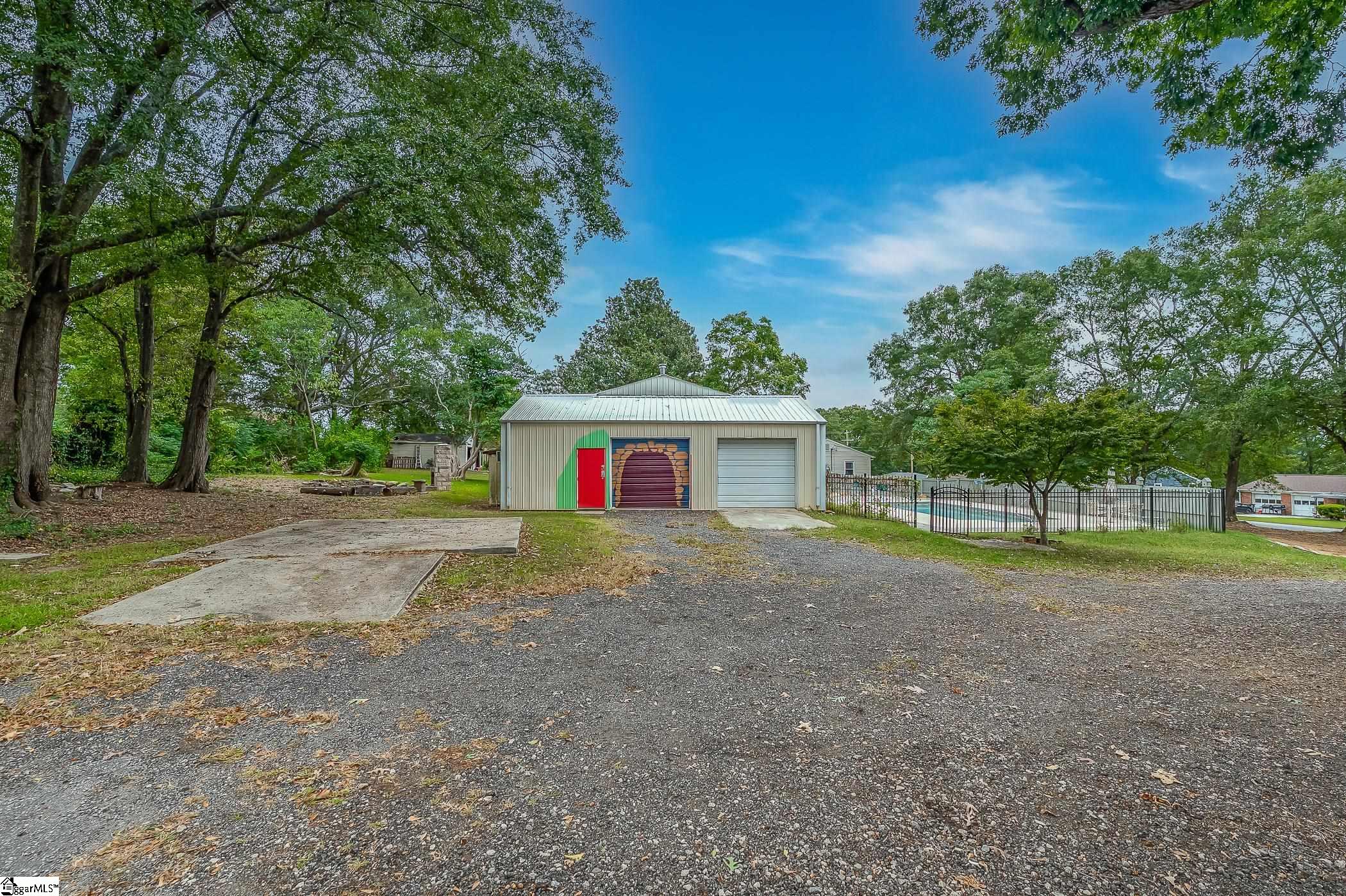 13 Meadors Avenue Greenville, SC 29605
