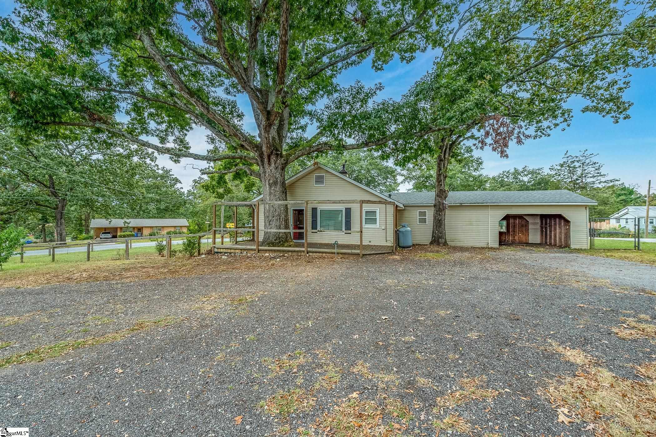 13 Meadors Avenue Greenville, SC 29605