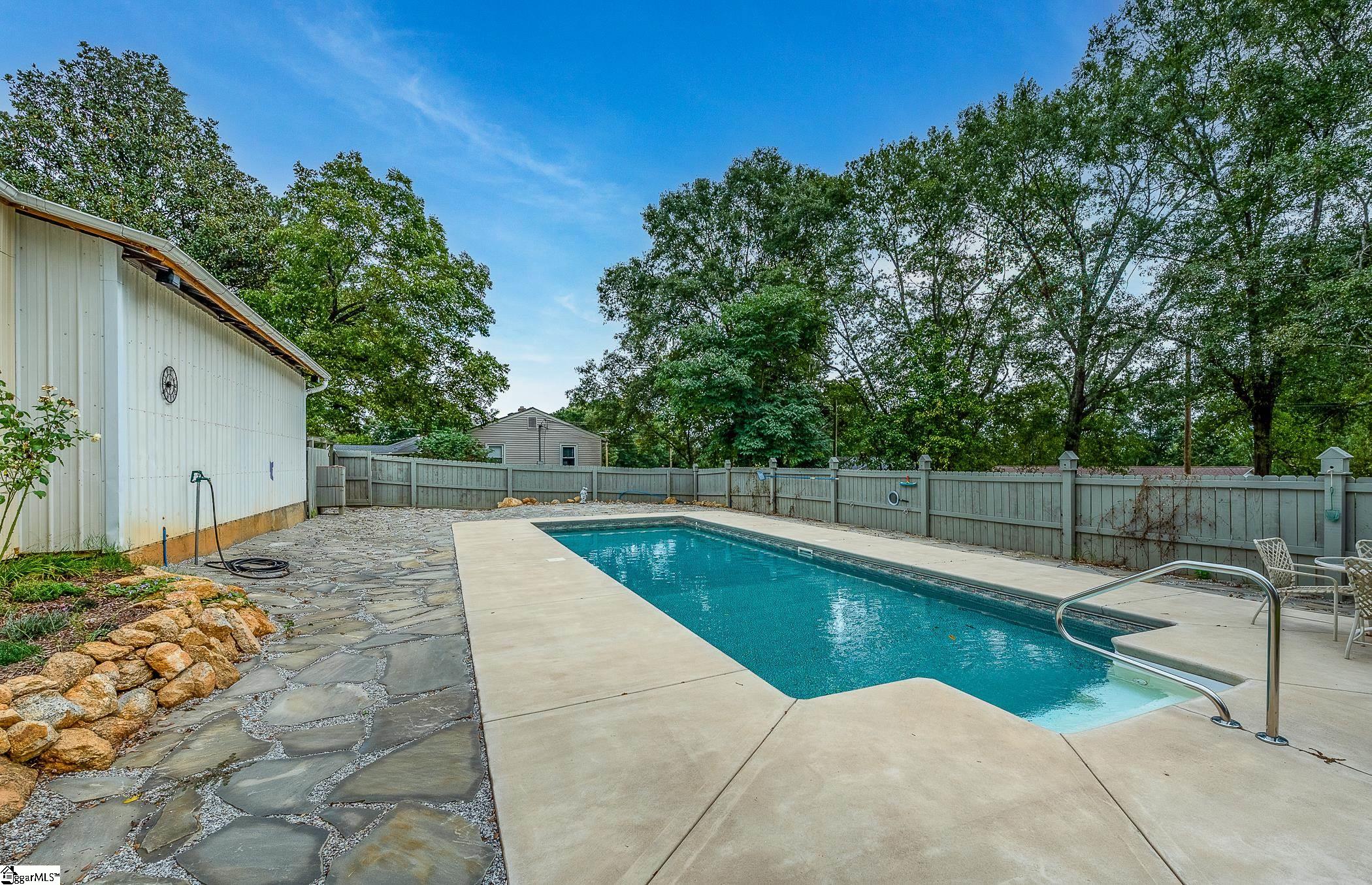 13 Meadors Avenue Greenville, SC 29605