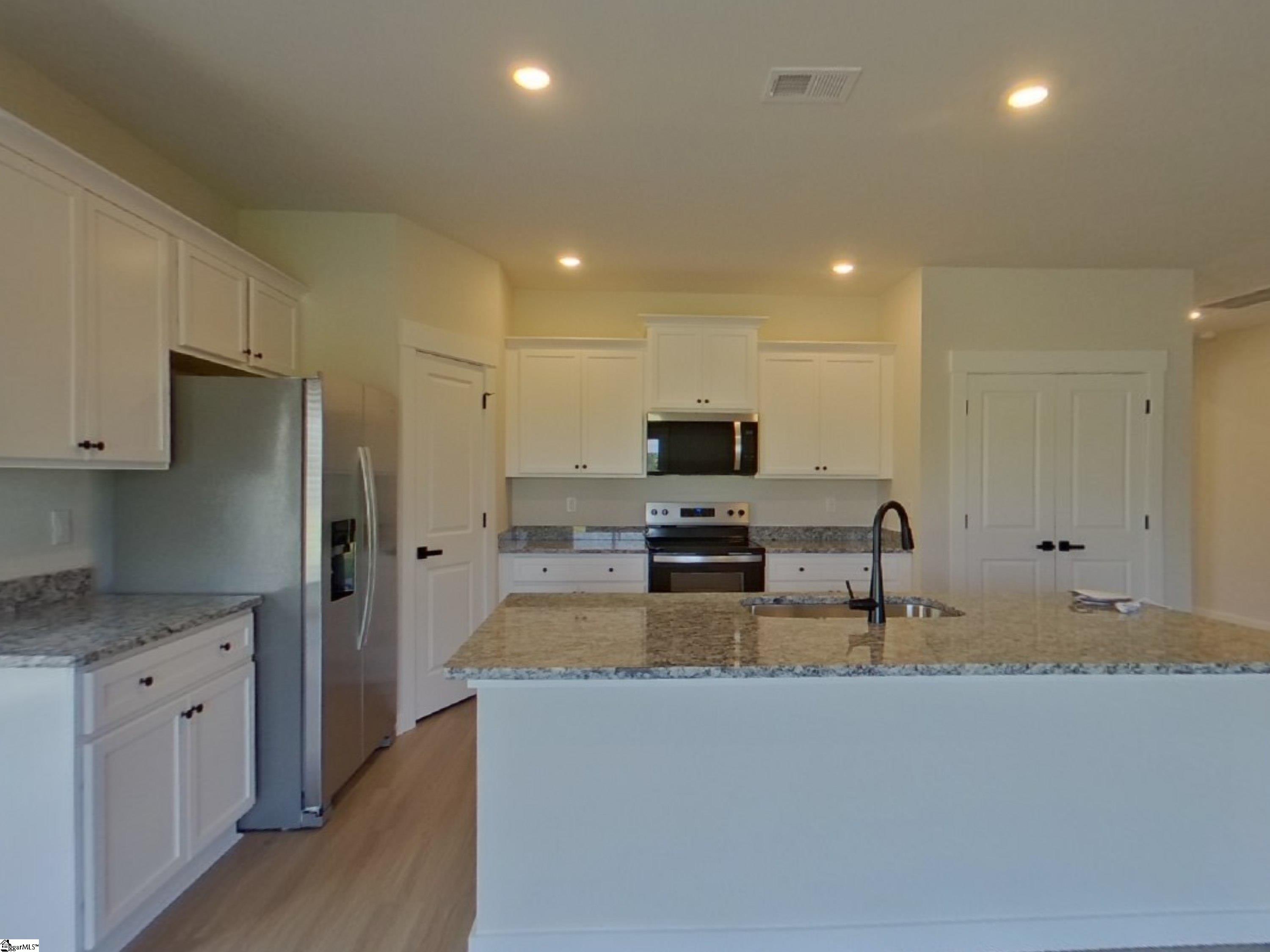 1228 Crested Iris Street Moore, SC 29369